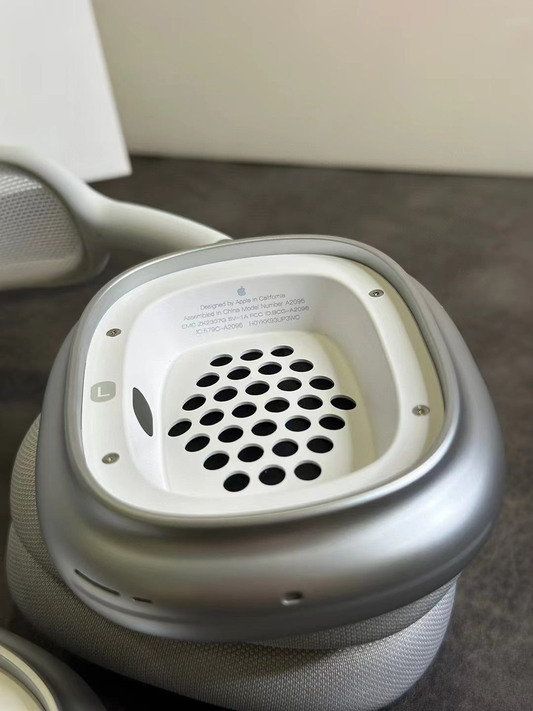 WIRELESS OVER-EAR NOISE CANCELLING HEADPHONES