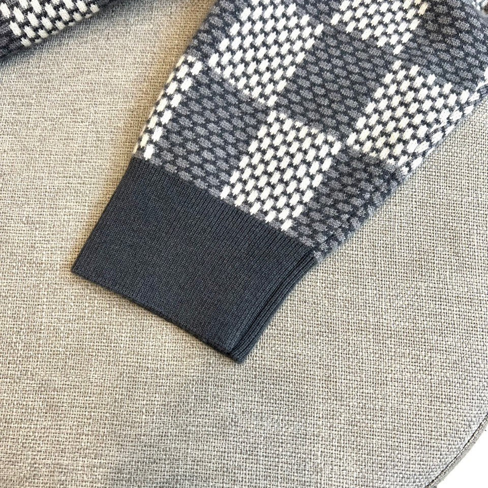 CHECKERED JACQUARD KNIT SWEATER