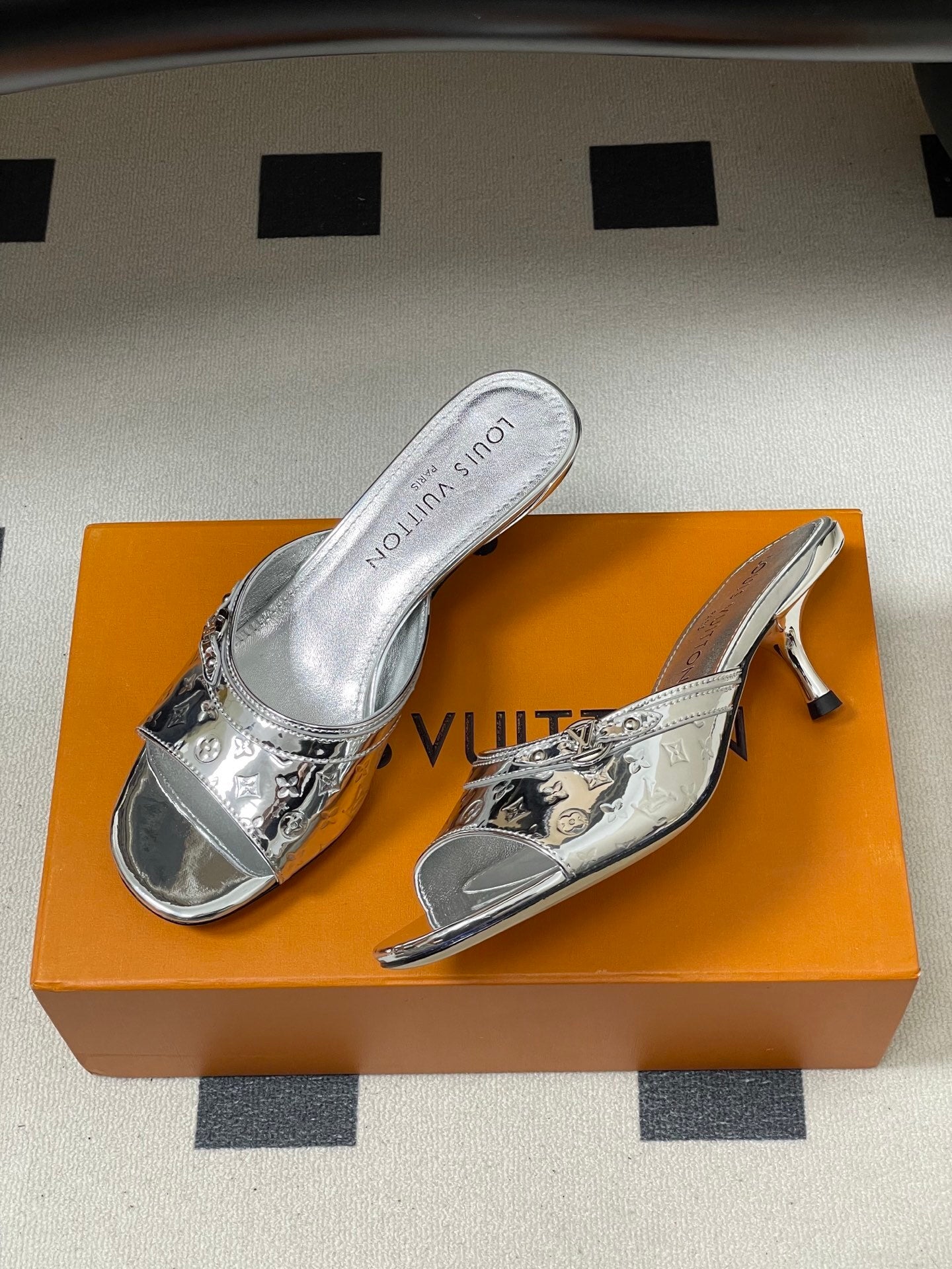 SILVER METALLIC EMBOSSED OPEN-TOE HEELS