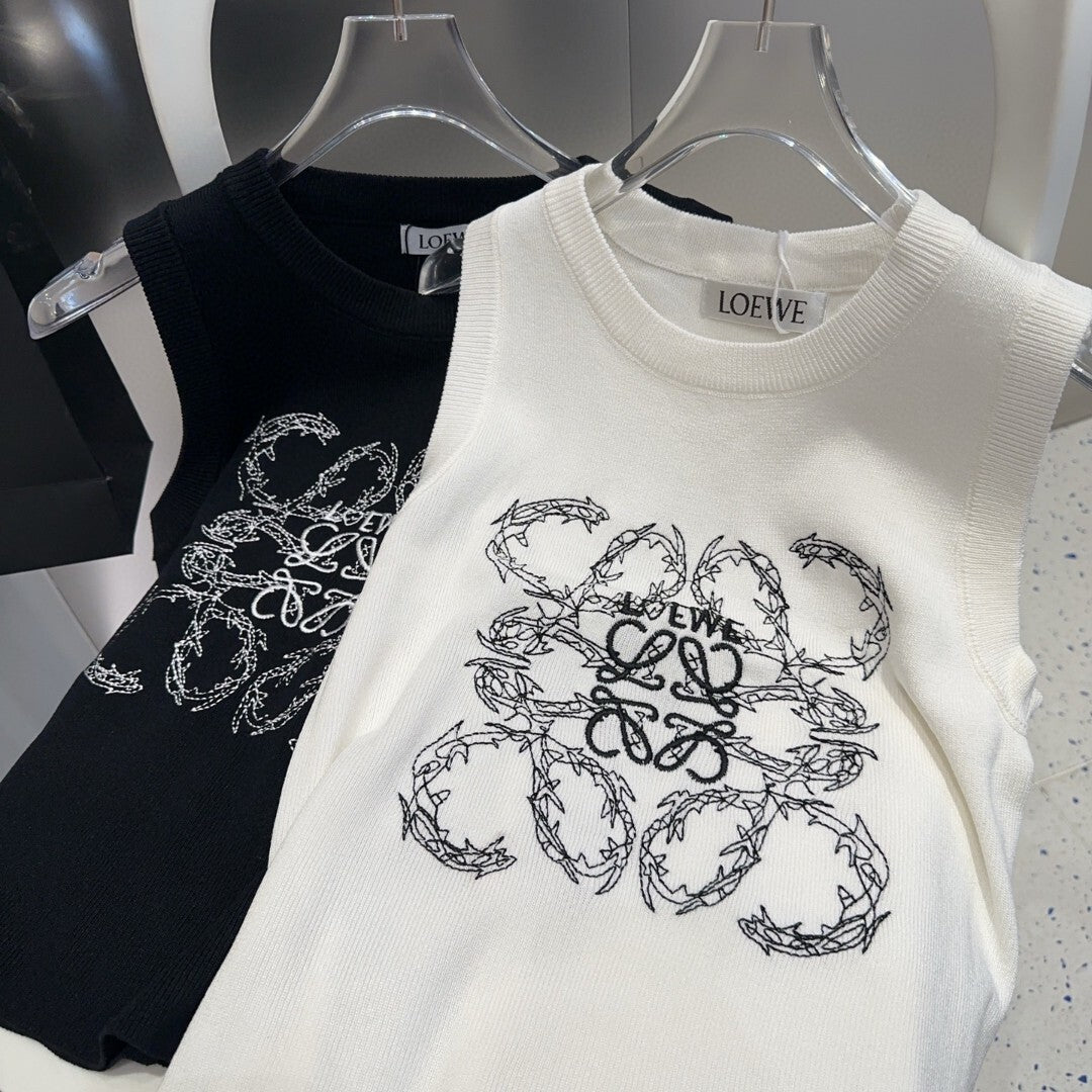WHITE GRAPHIC PRINT SLEEVELESS TOP