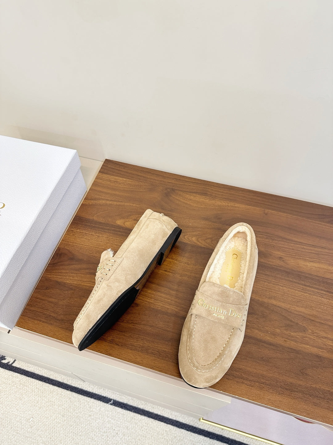 MEN’S BEIGE SUEDE FUR-LINED LOAFERS