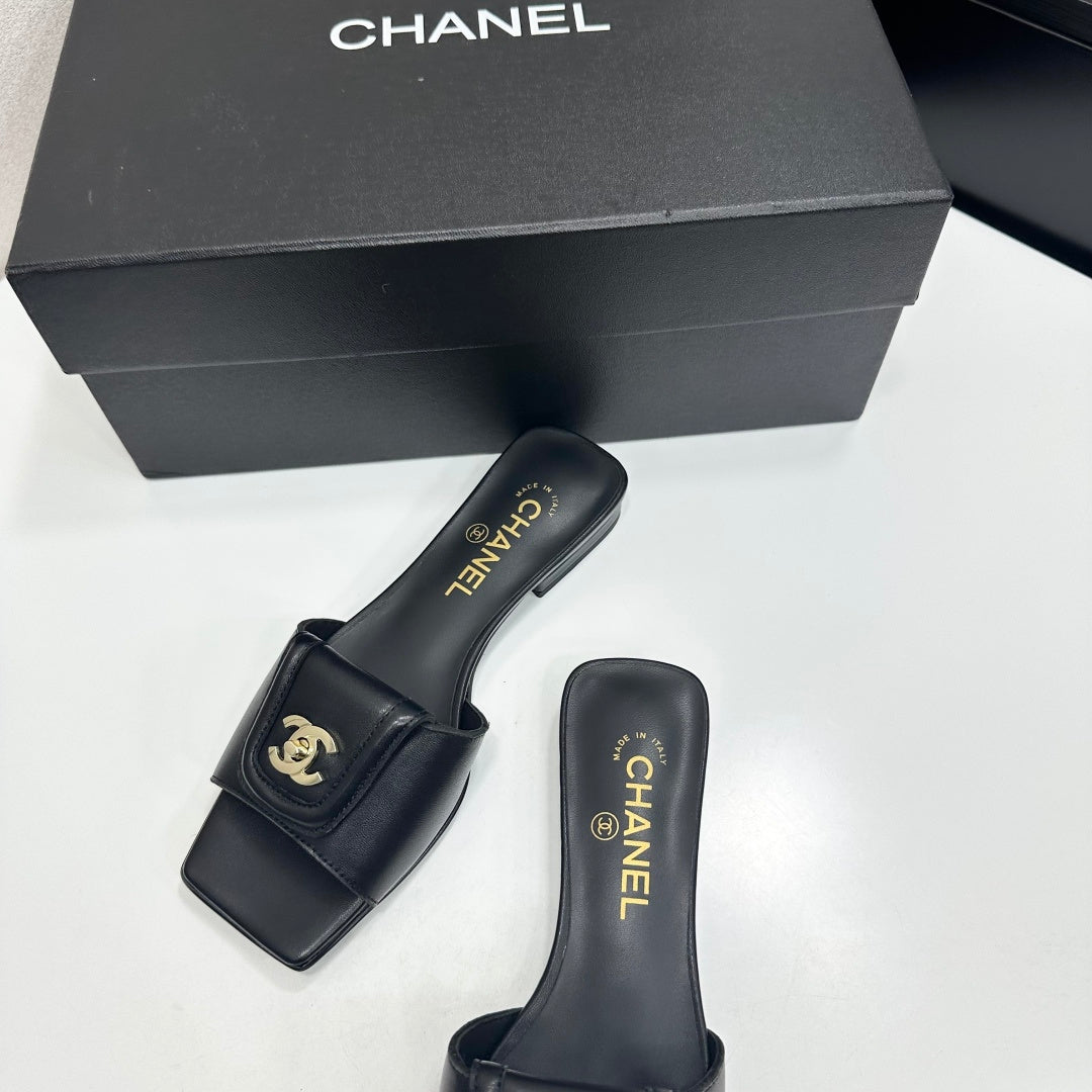 BLACK CLASSIC SLIDE SANDALS