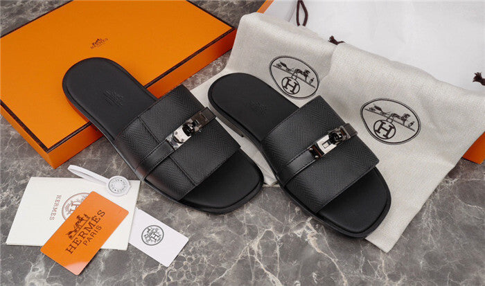 TEXTURED BLACK BUCKLE SLIDE SANDALS