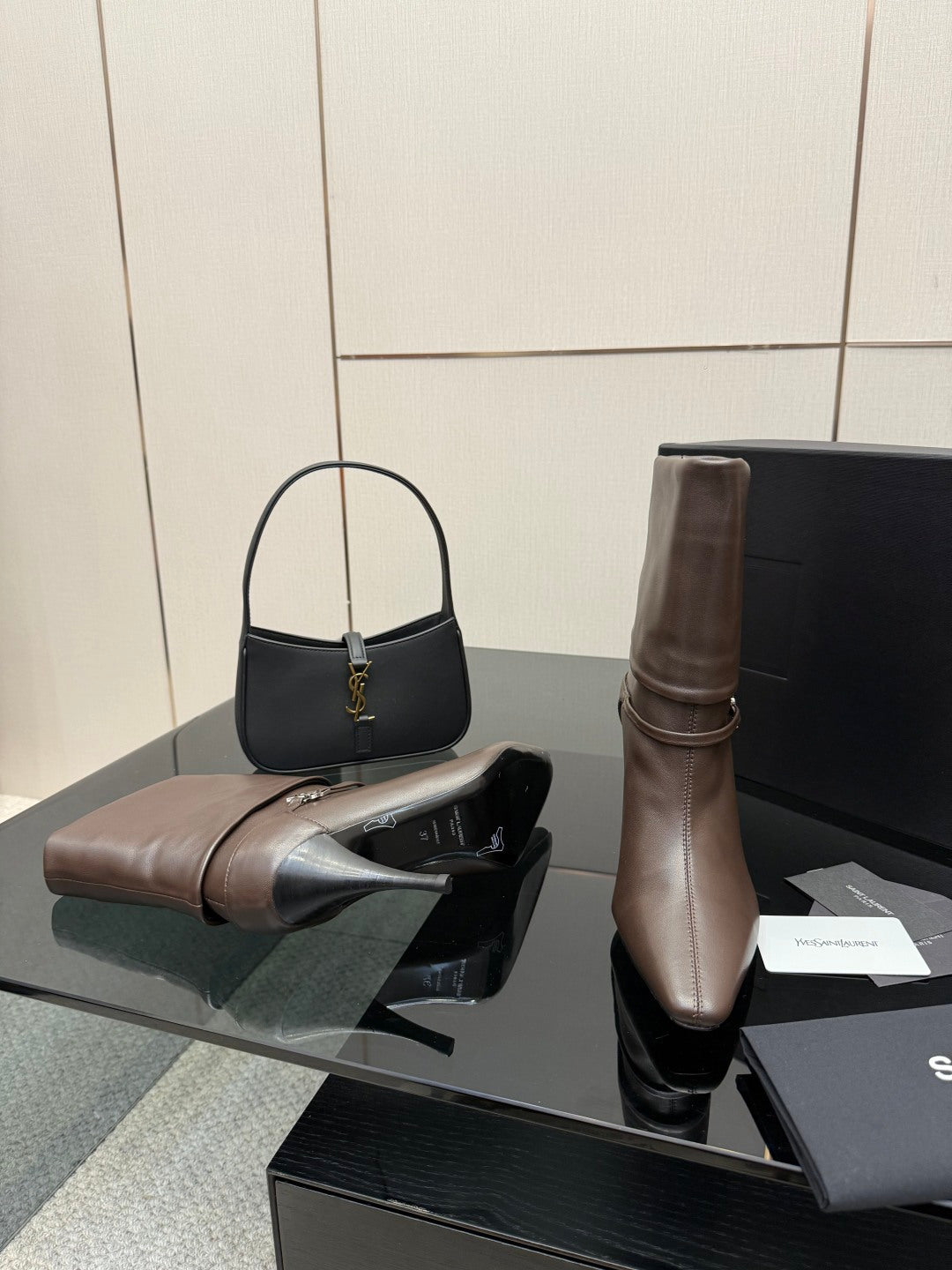 SLIM HEEL MID-CALF LEATHER BOOTS