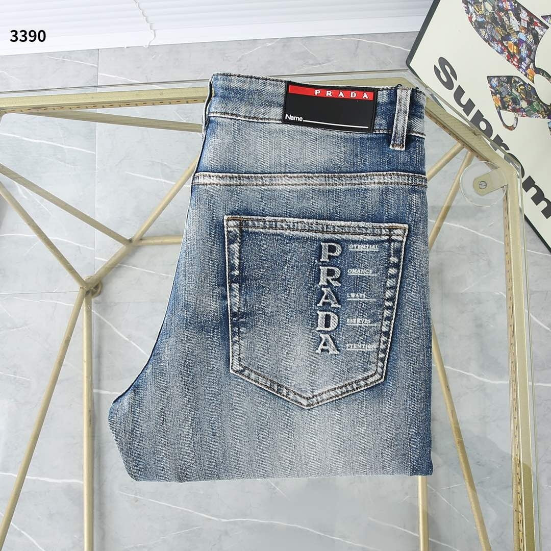 LIGHT WASH EMBROIDERED LOGO DENIM JEANS