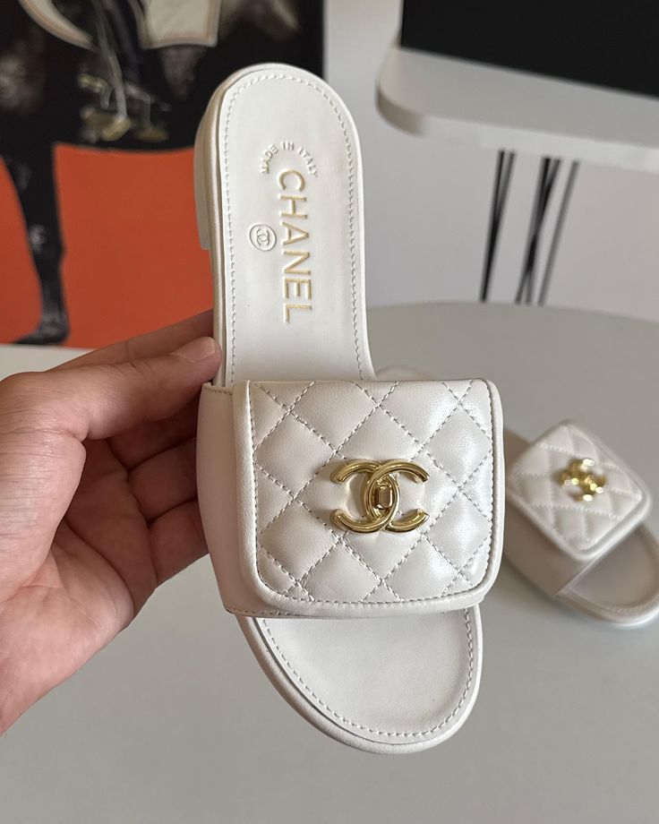 BLACK QUILTED GOLD-TONE ACCENT SLIDE SANDALS