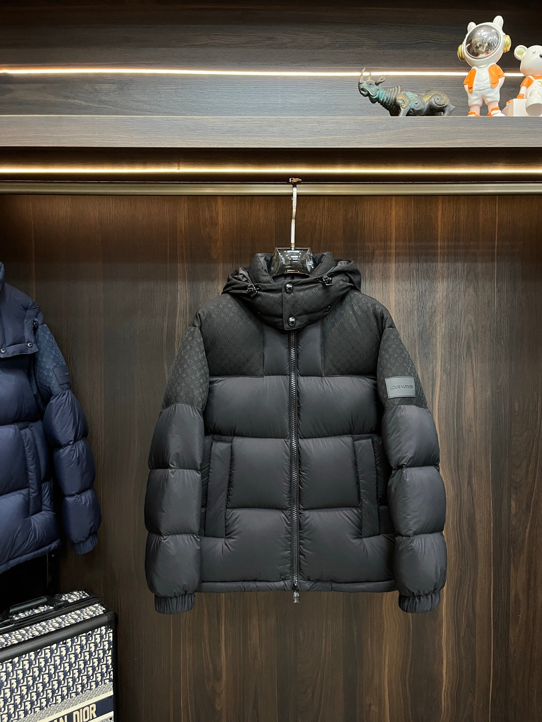 BLACK PADDED PUFFER JACKET WITH HIGH COLLAR