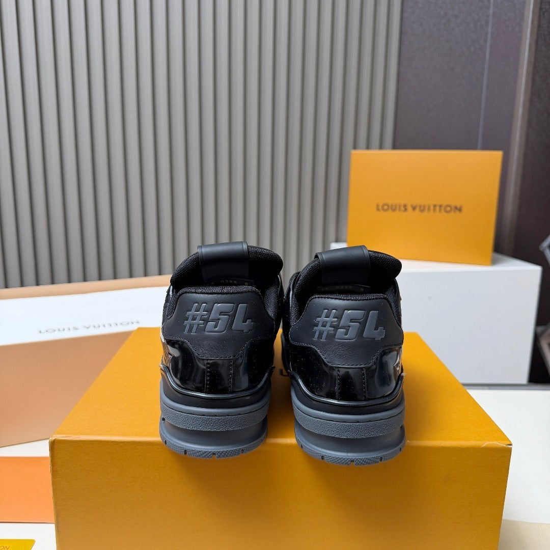 BLACK GLOSS LOW-TOP SNEAKERS WITH SCULPTED SOLE