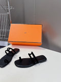 BLACK MINIMAL STRAP SANDALS