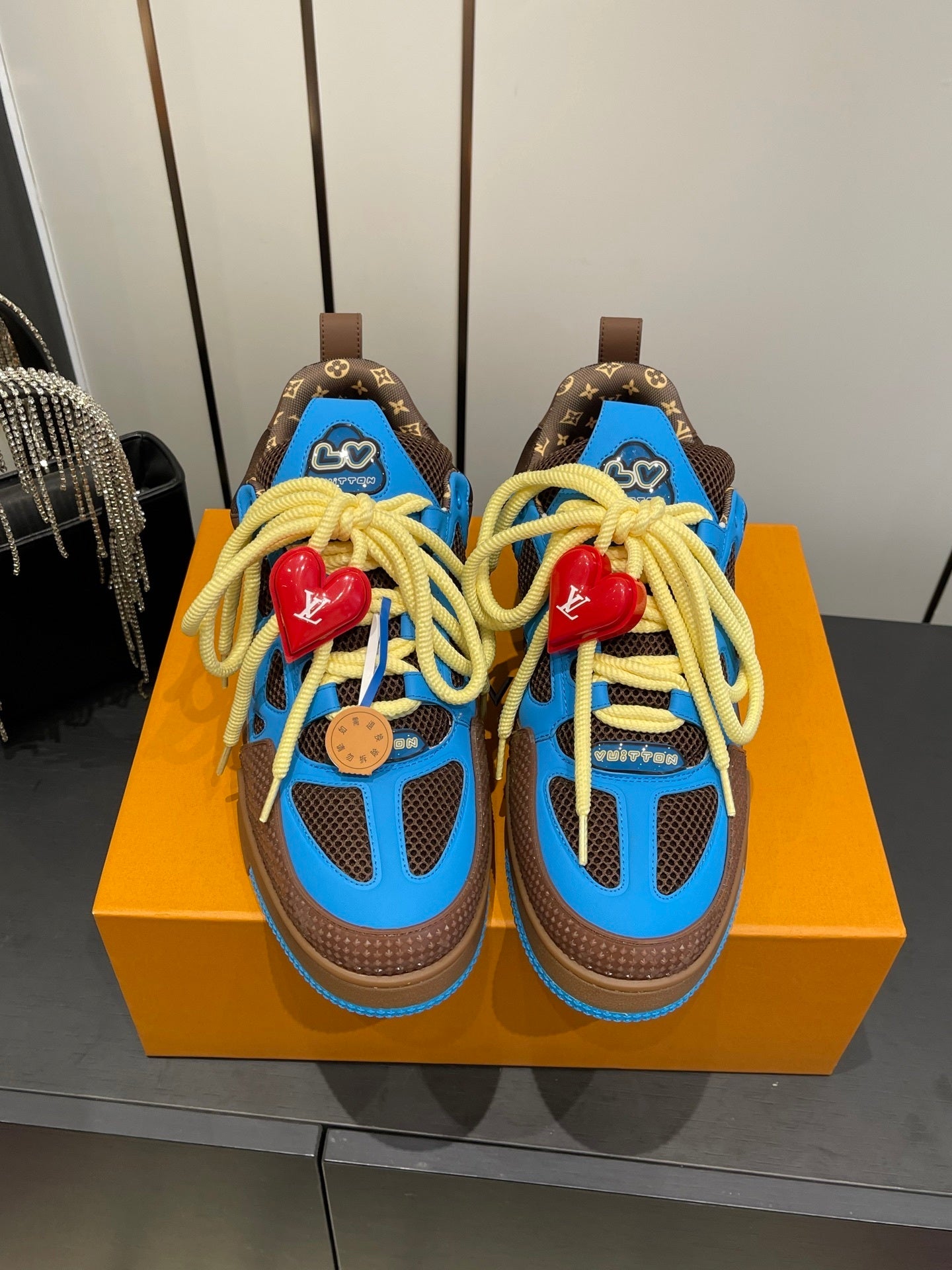 COLORBLOCK PERFORMANCE SNEAKERS WITH OVERSIZED LACES