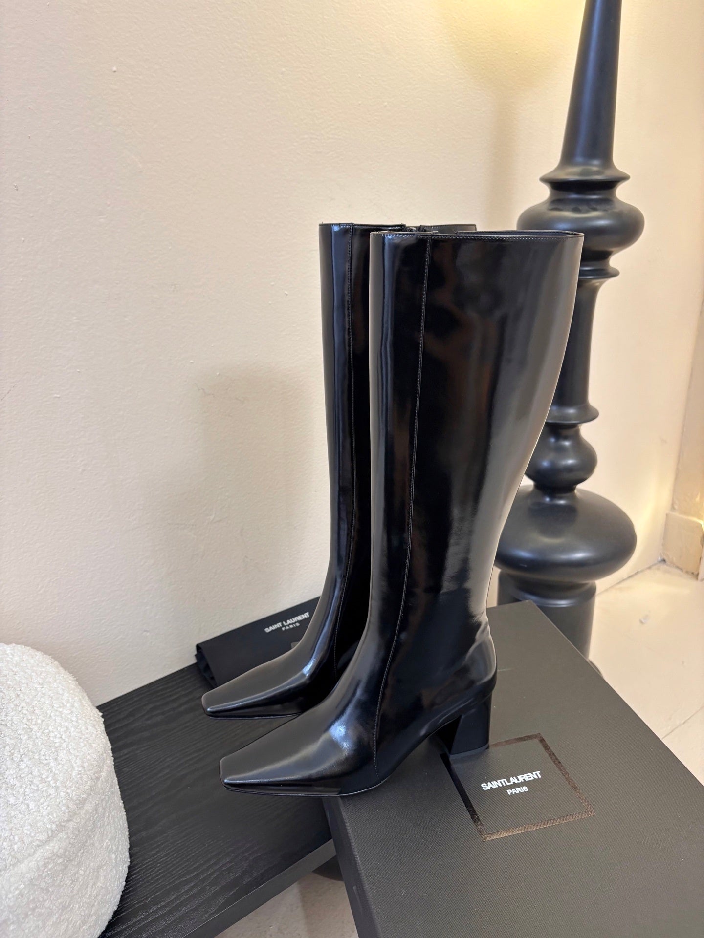 PATENT KNEE-HIGH BLOCK HEEL BOOTS