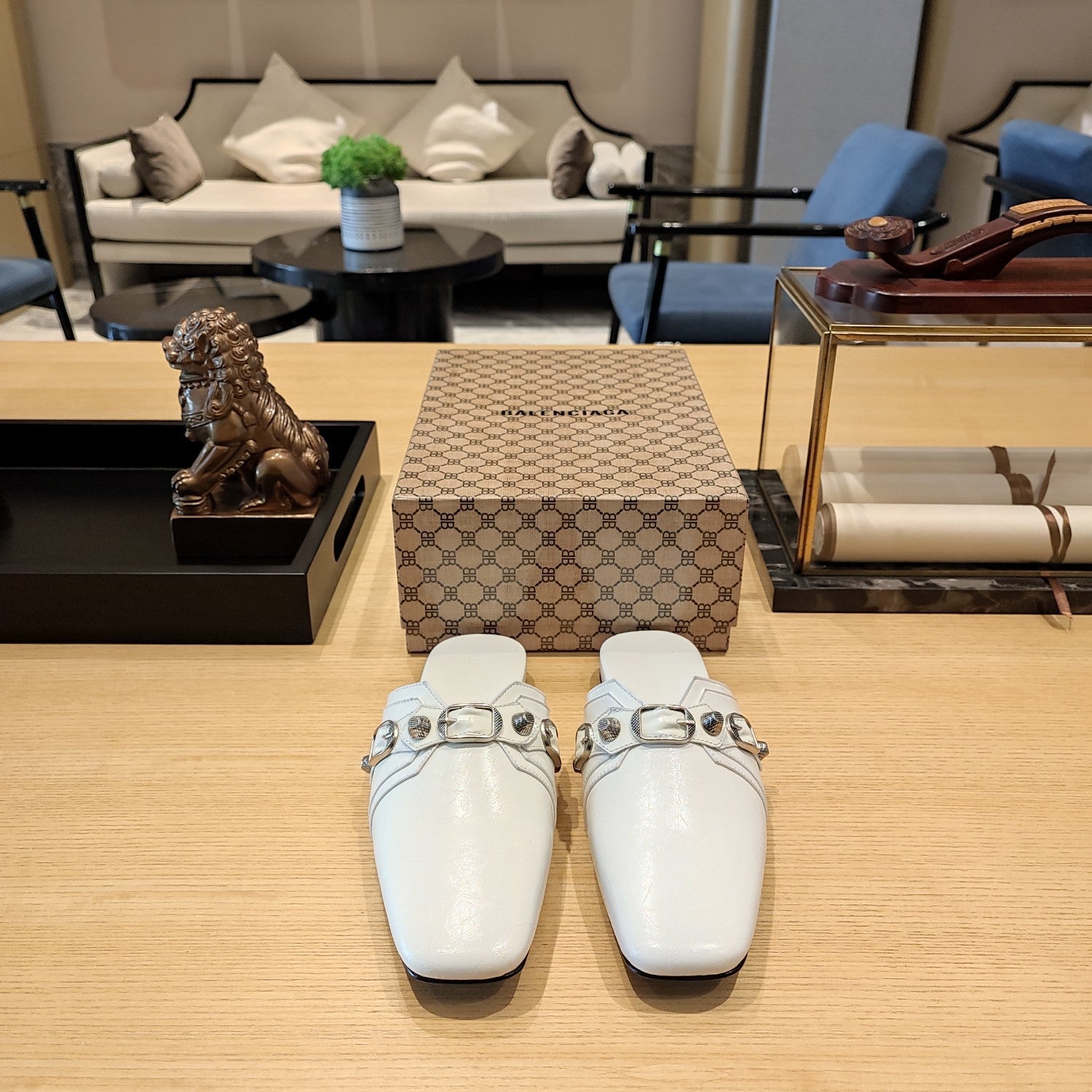 WHITE BUCKLE DETAIL FLAT MULES