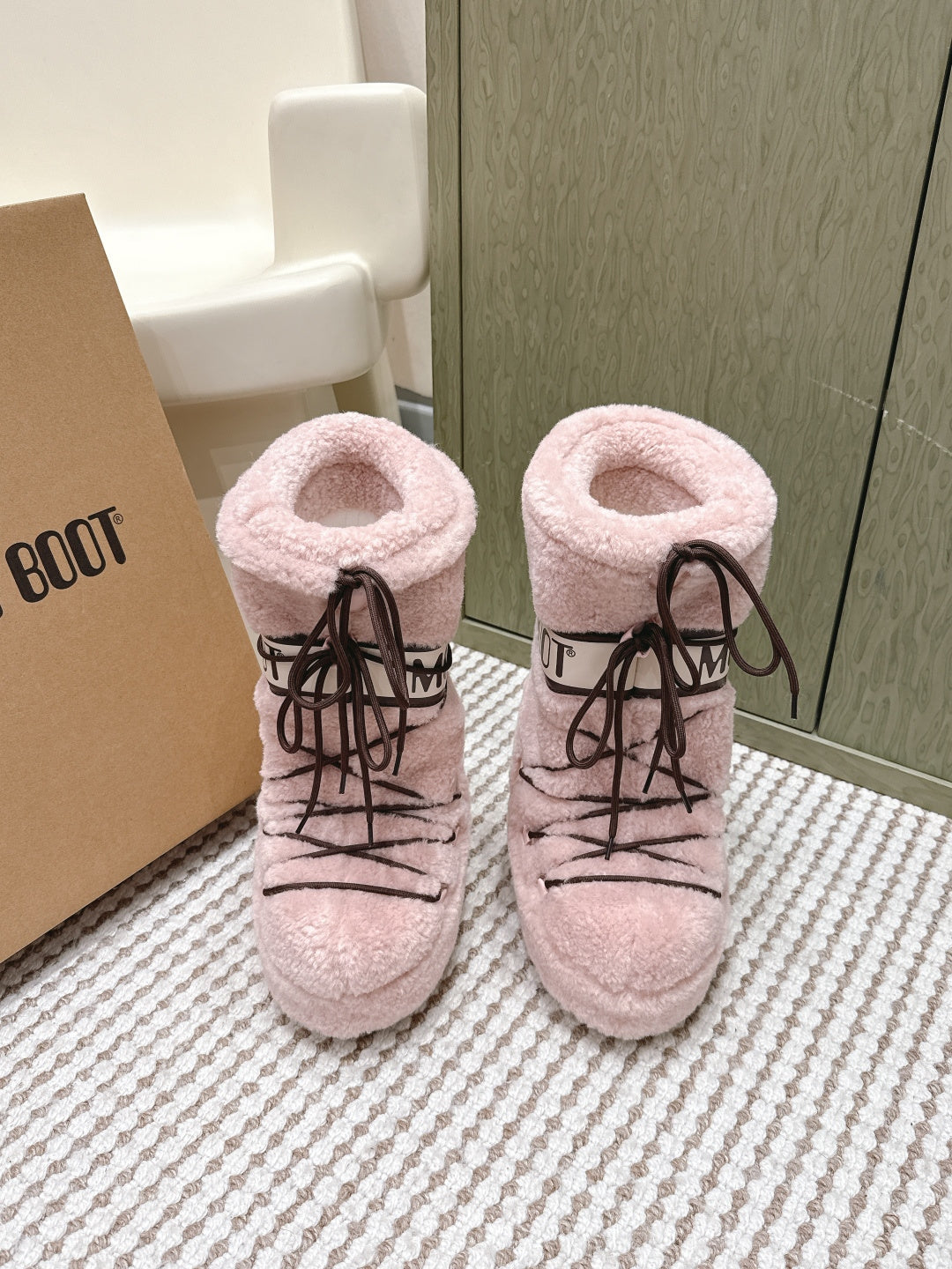 PINK FAUX FUR LINED WINTER BOOTS
