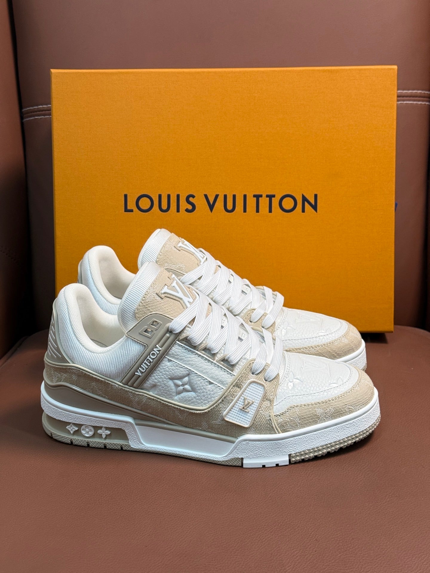 BEIGE & WHITE TEXTURED LOW-TOP SNEAKERS