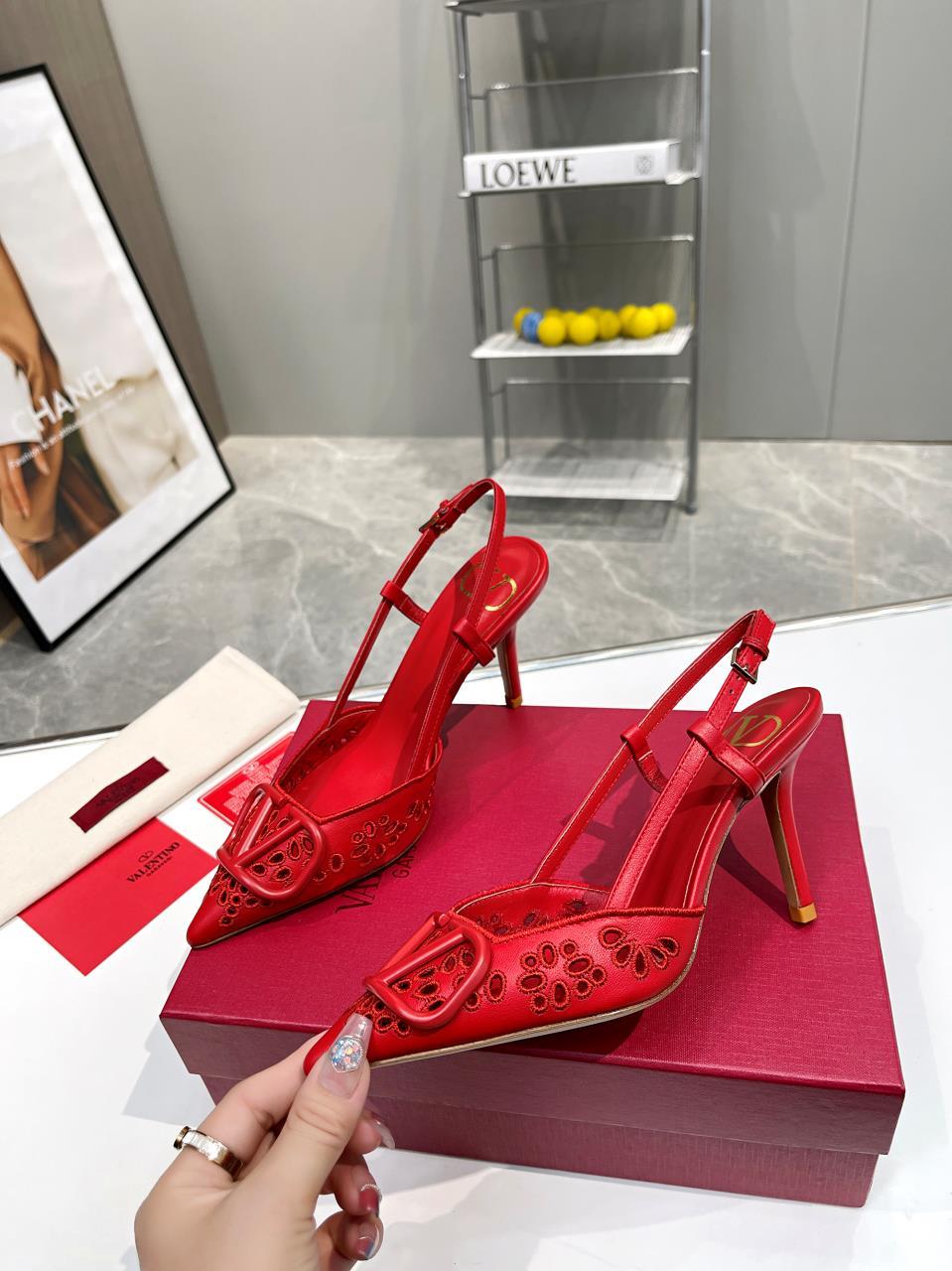 POINTED TOE SLINGBACK HEELS – RED CUTOUT DETAIL WITH STATEMENT BUCKLE
