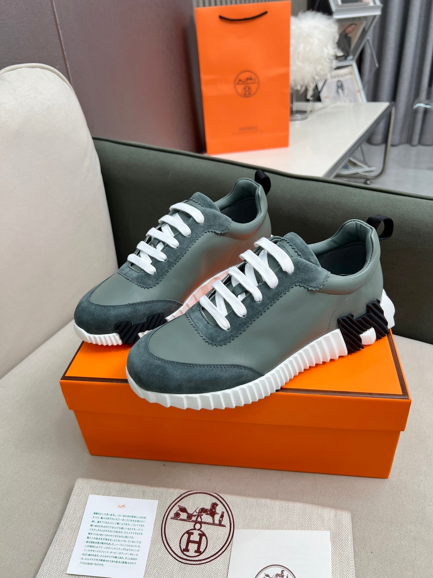 PREMIUM TWO-TONE SUEDE & LEATHER DESIGNER SNEAKERS