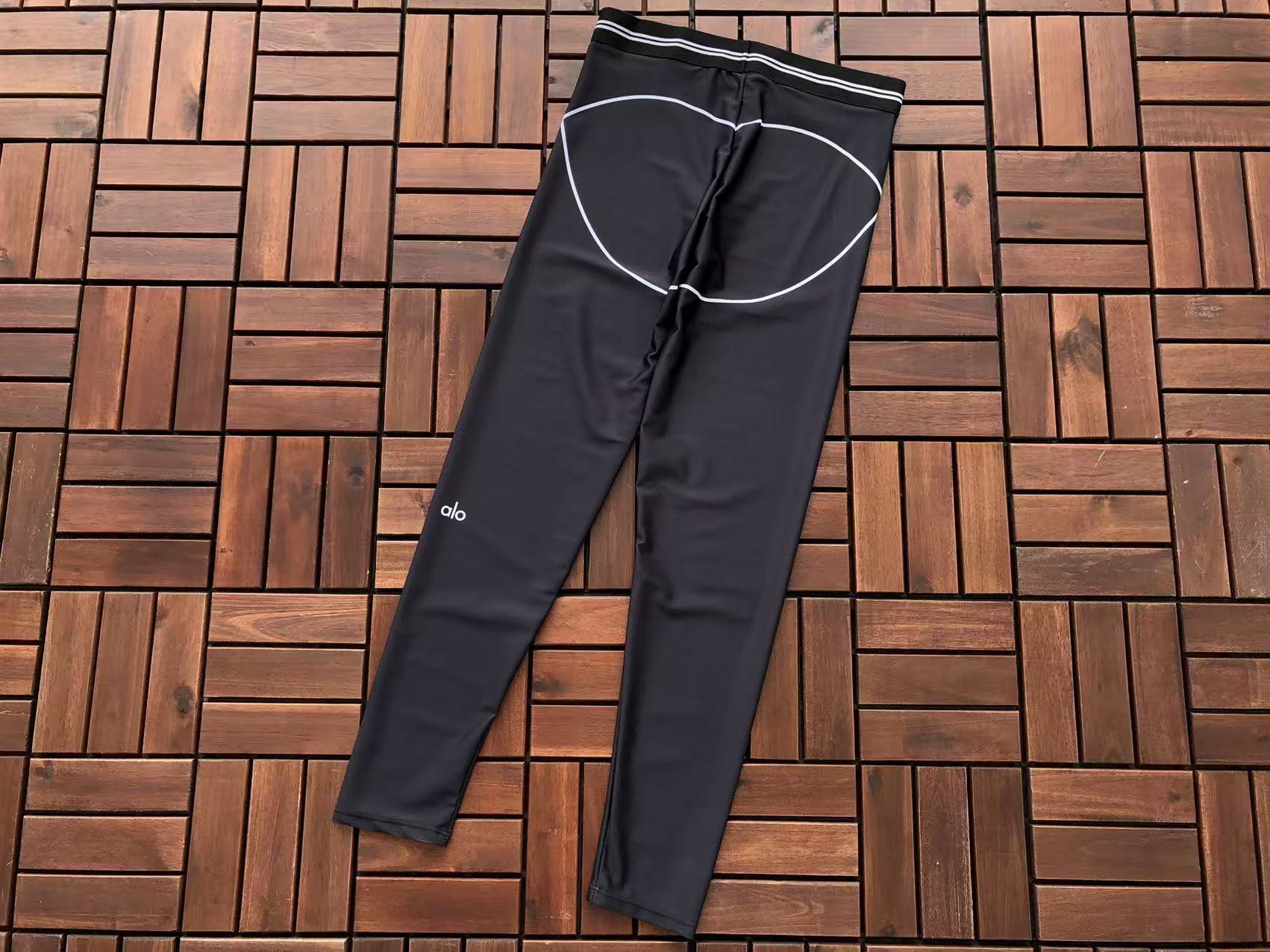 CONTRAST TRIM SPORTS BRA & LEGGINGS SET
