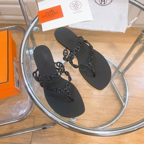 BLACK CHAIN STRAP SANDALS