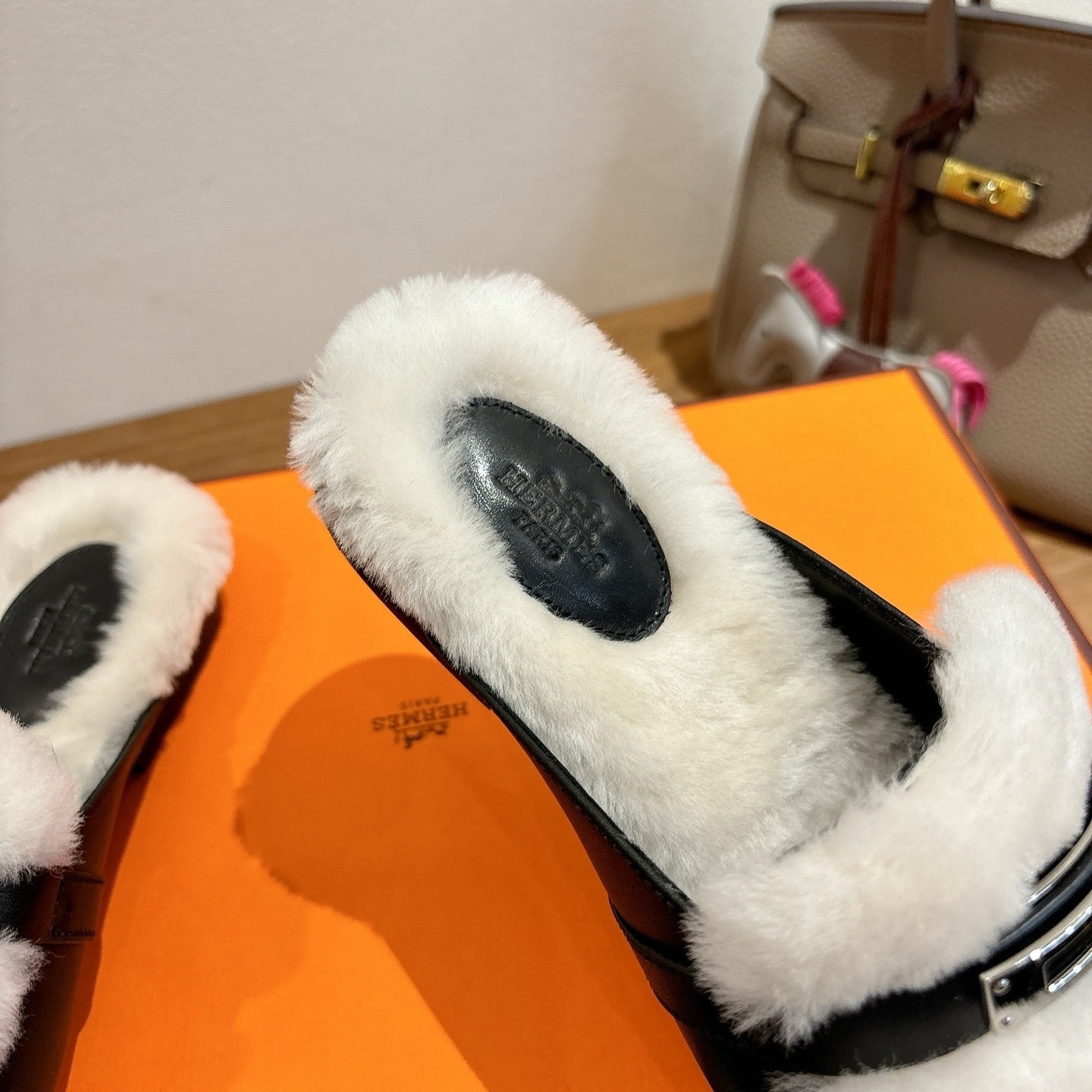 BLACK FAUX FUR LEATHER MULE SLIPPERS