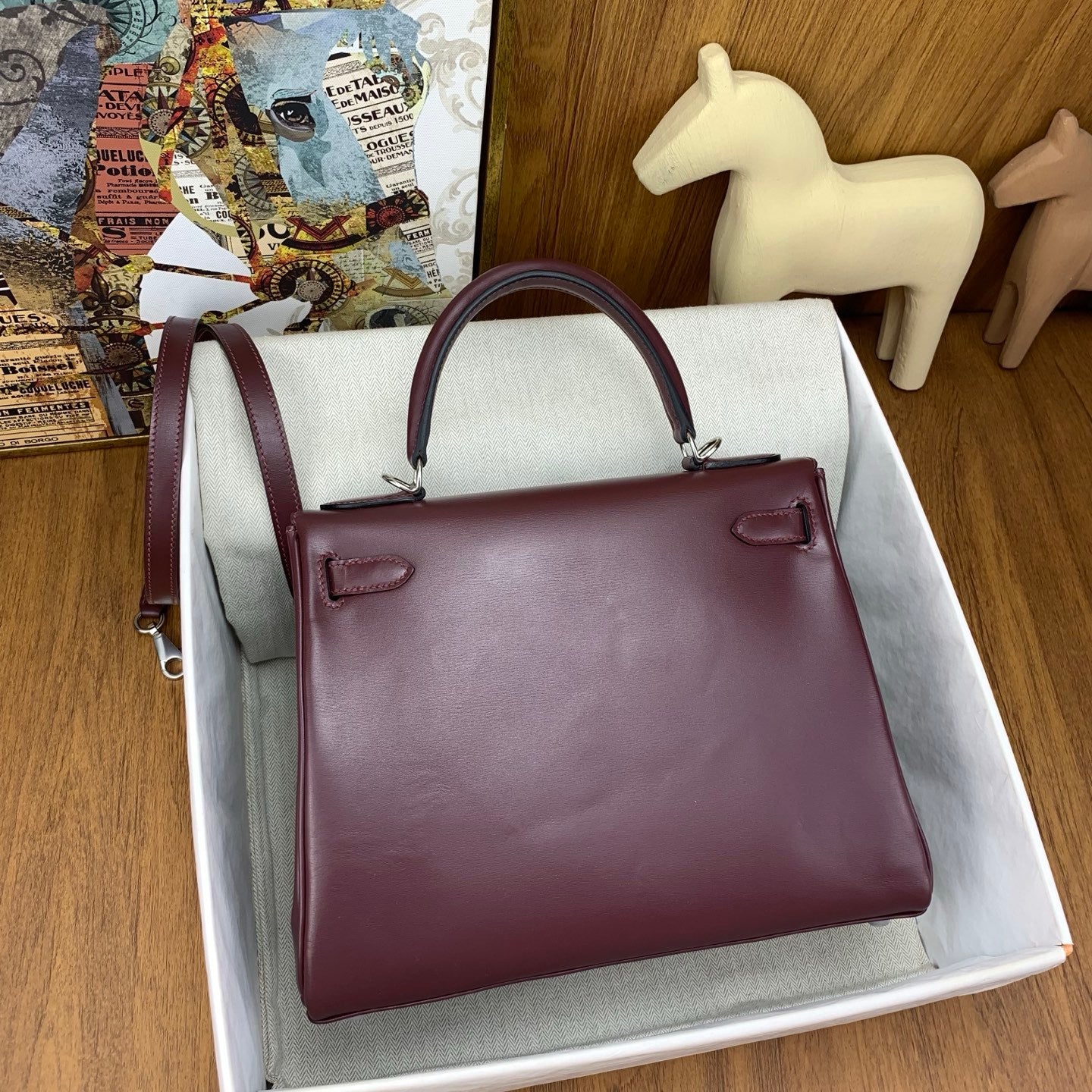 LUXURY BURGUNDY LEATHER TOP HANDLE HANDBAG WITH SILVER HARDWARE