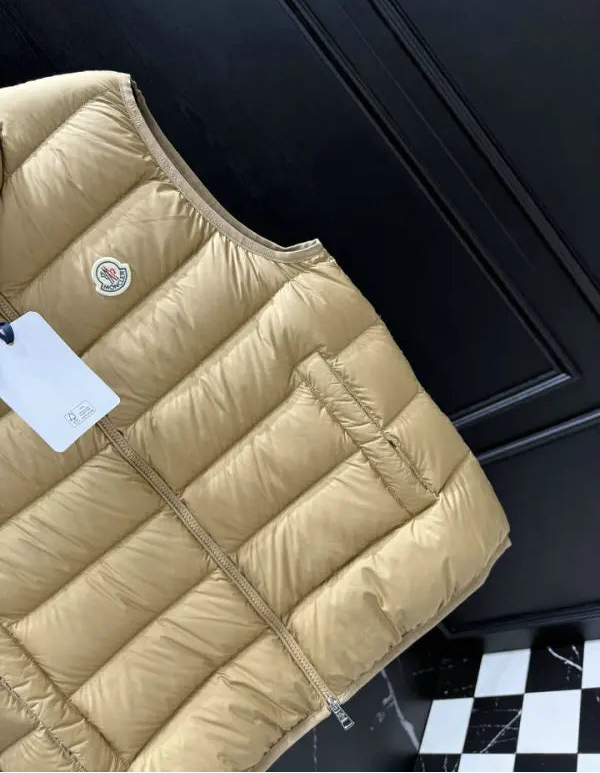 LIGHTWEIGHT QUILTED ZIP PUFFER VEST