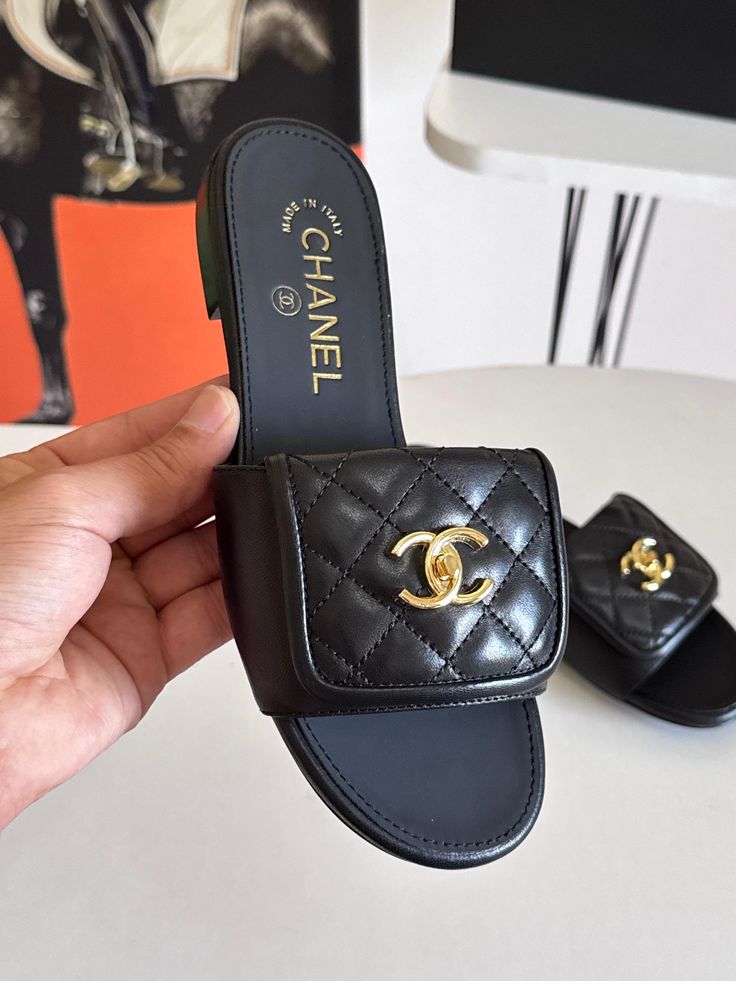BLACK QUILTED GOLD-TONE ACCENT SLIDE SANDALS