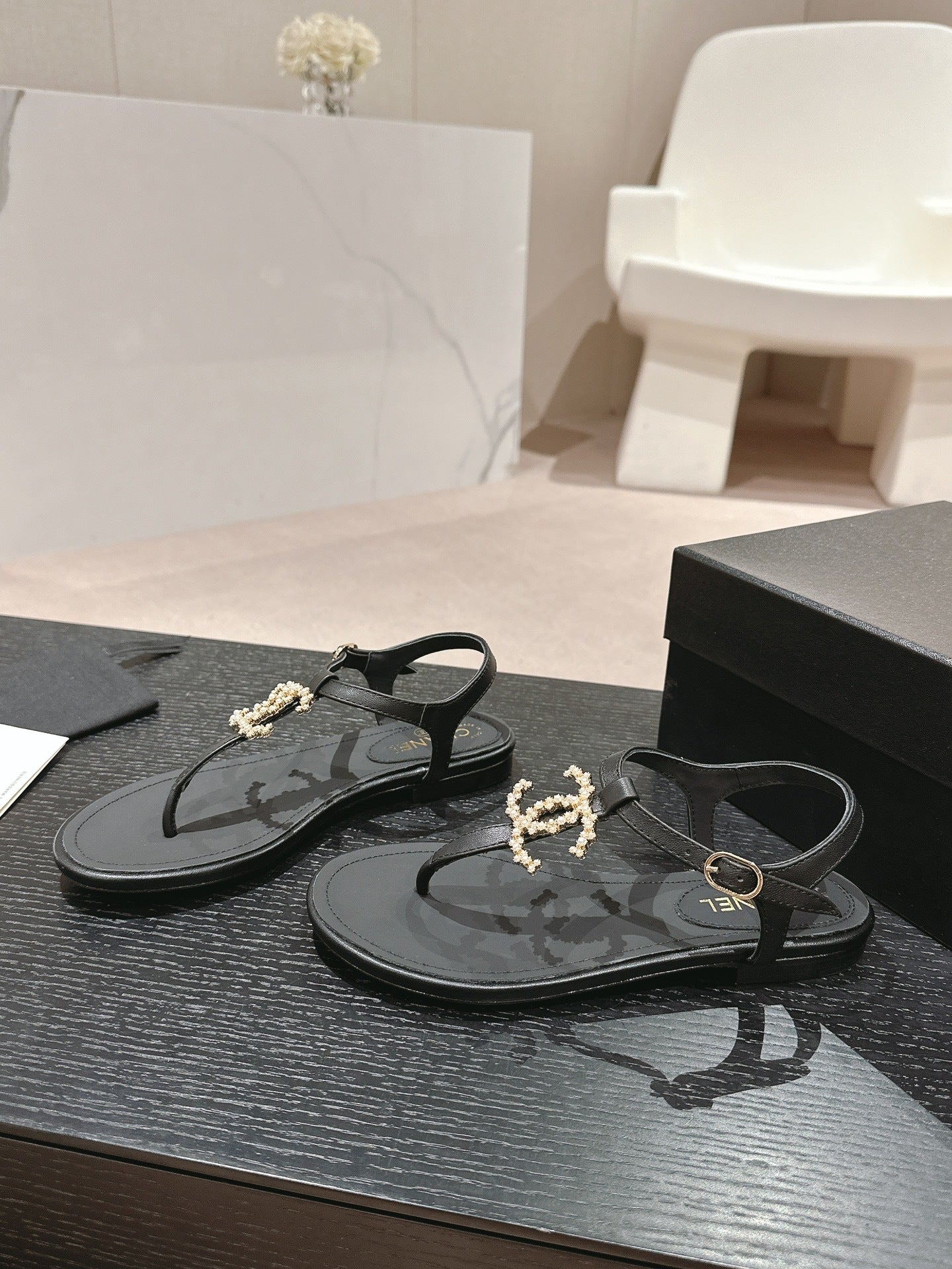 BLACK STRAP SANDALS