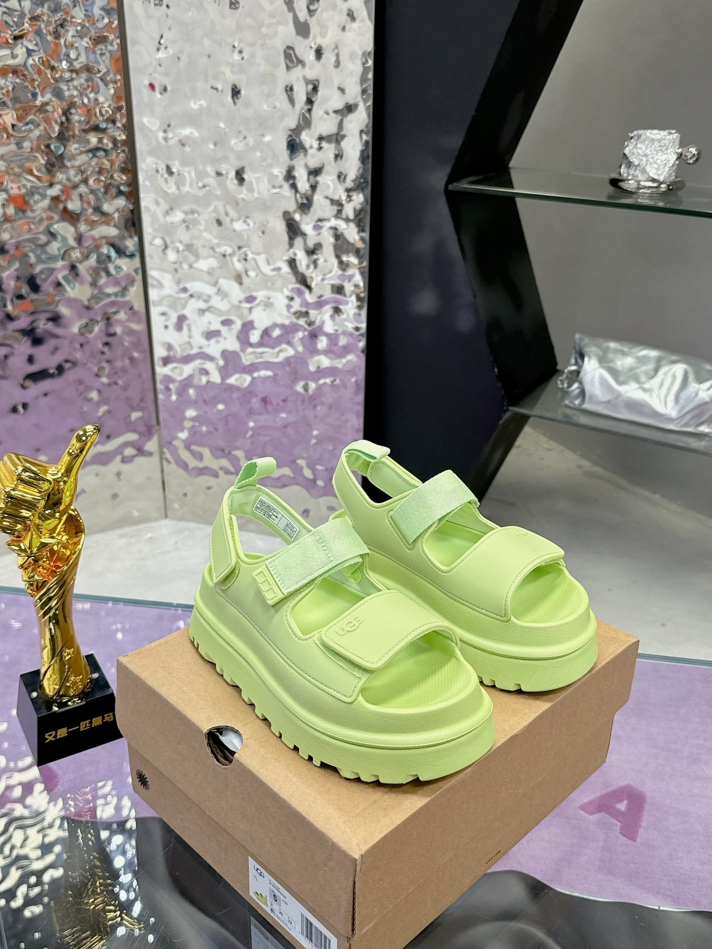 PLATFORM SANDALS – LIME