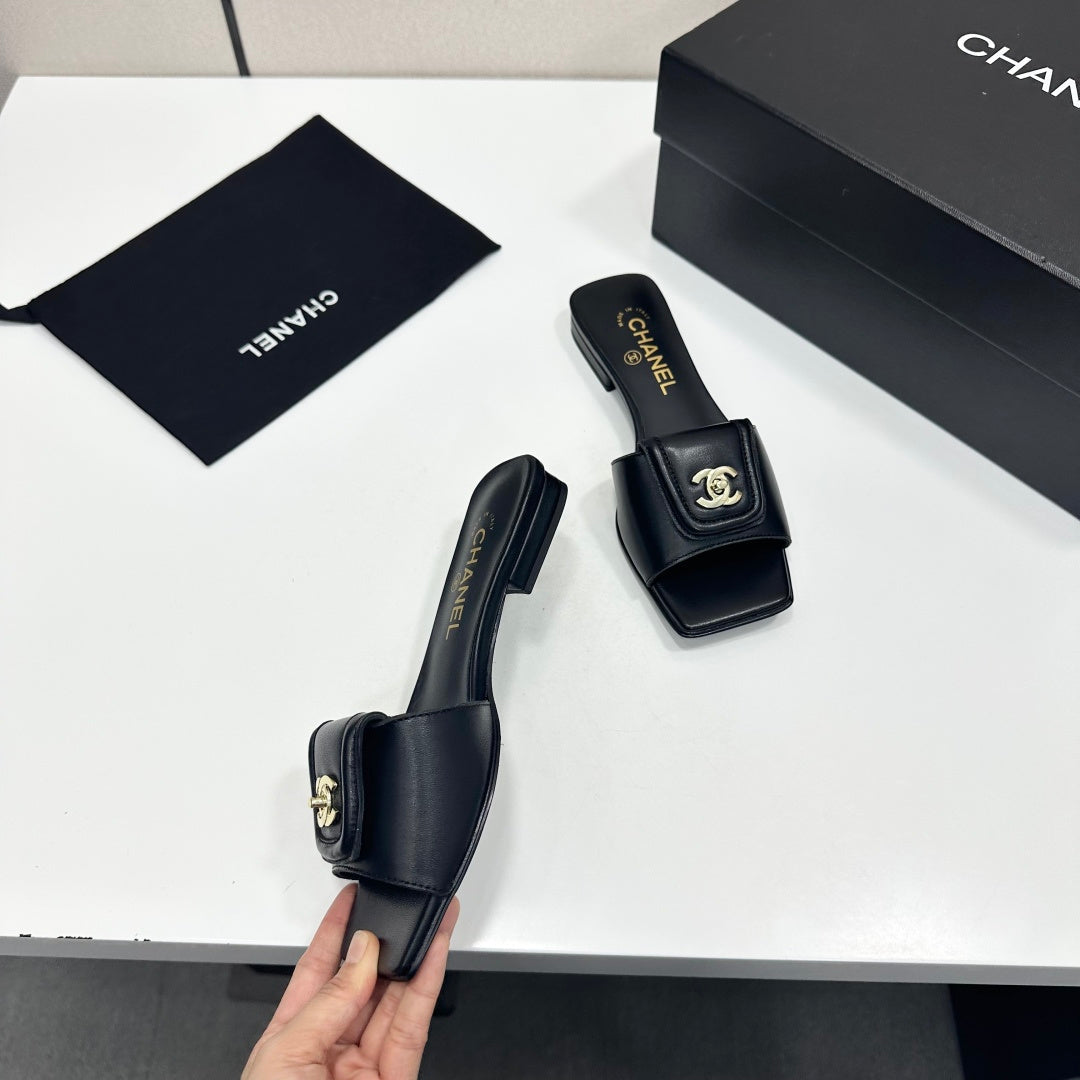 BLACK CLASSIC SLIDE SANDALS