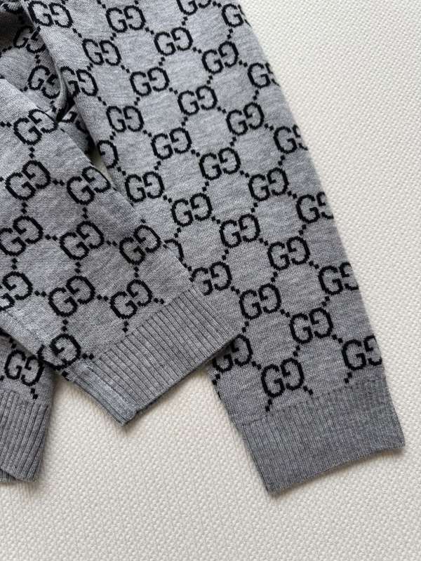MONOGRAM V-NECK KNIT CARDIGAN