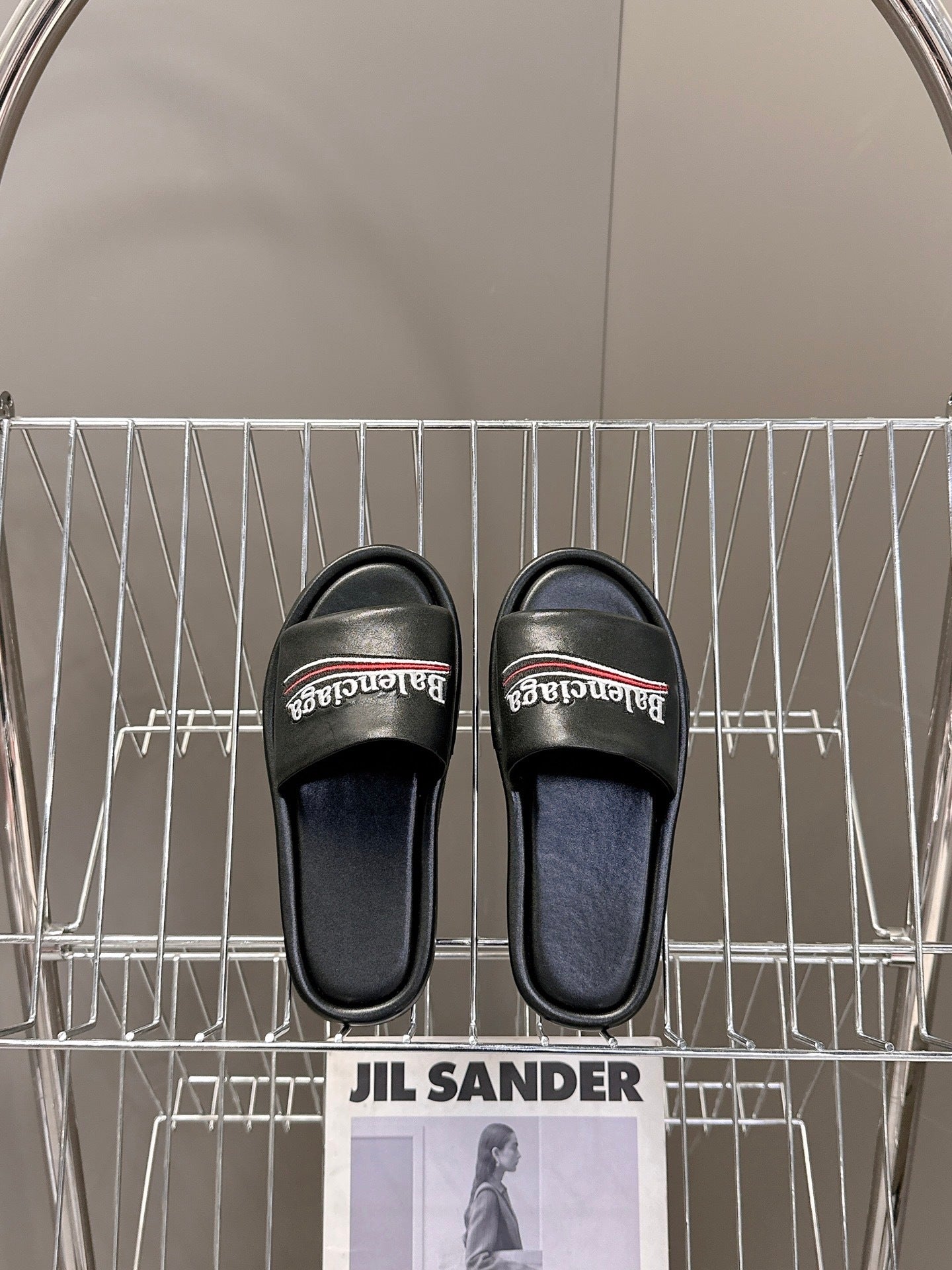 BLACK LOGO SLIDE SANDALS
