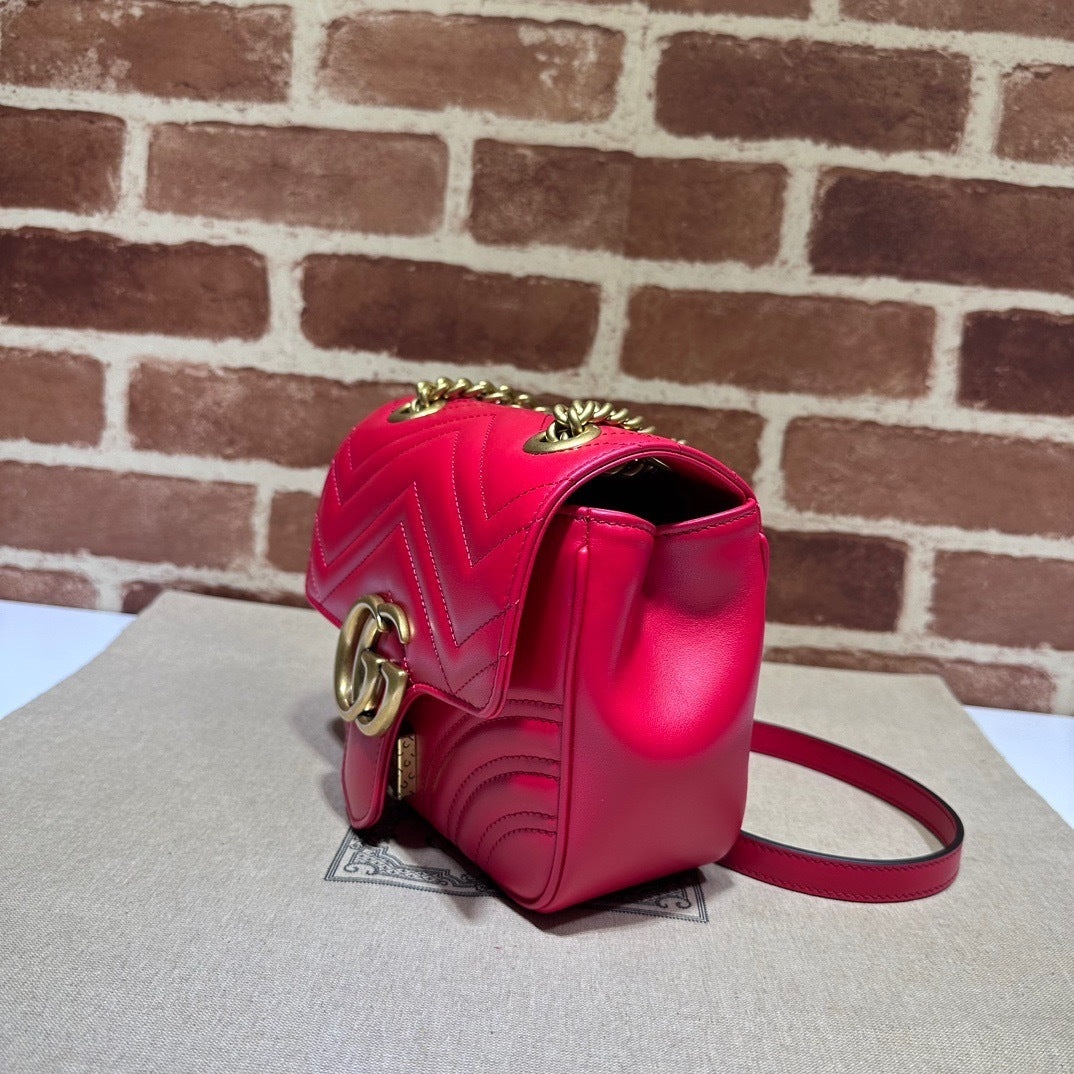 QUILTED MINI CHAIN SHOULDER BAG
