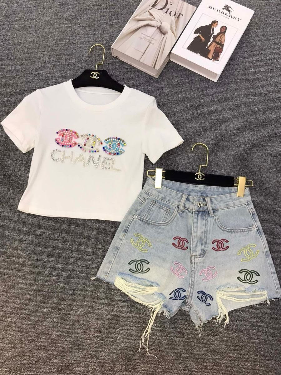 Casual Denim Shorts with Destroyed Finish