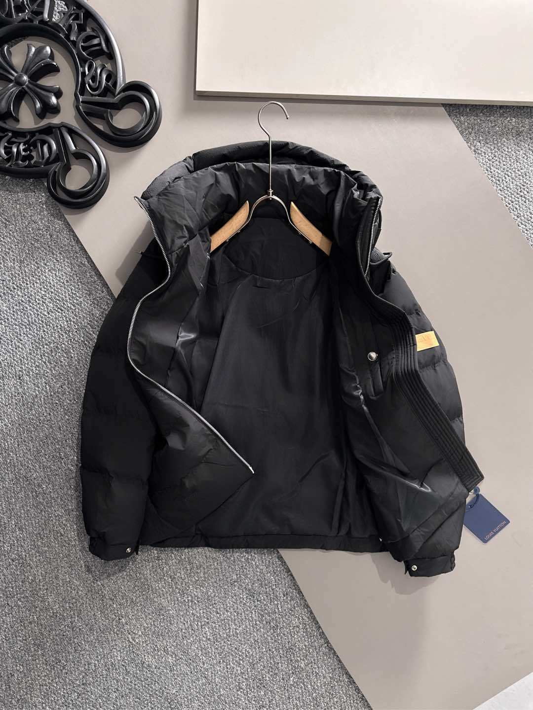 BLACK PADDED PUFFER JACKET WITH HOOD