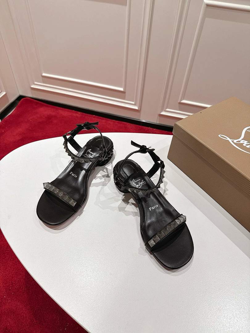 BLACK EMBELLISHED STRAP SANDALS
