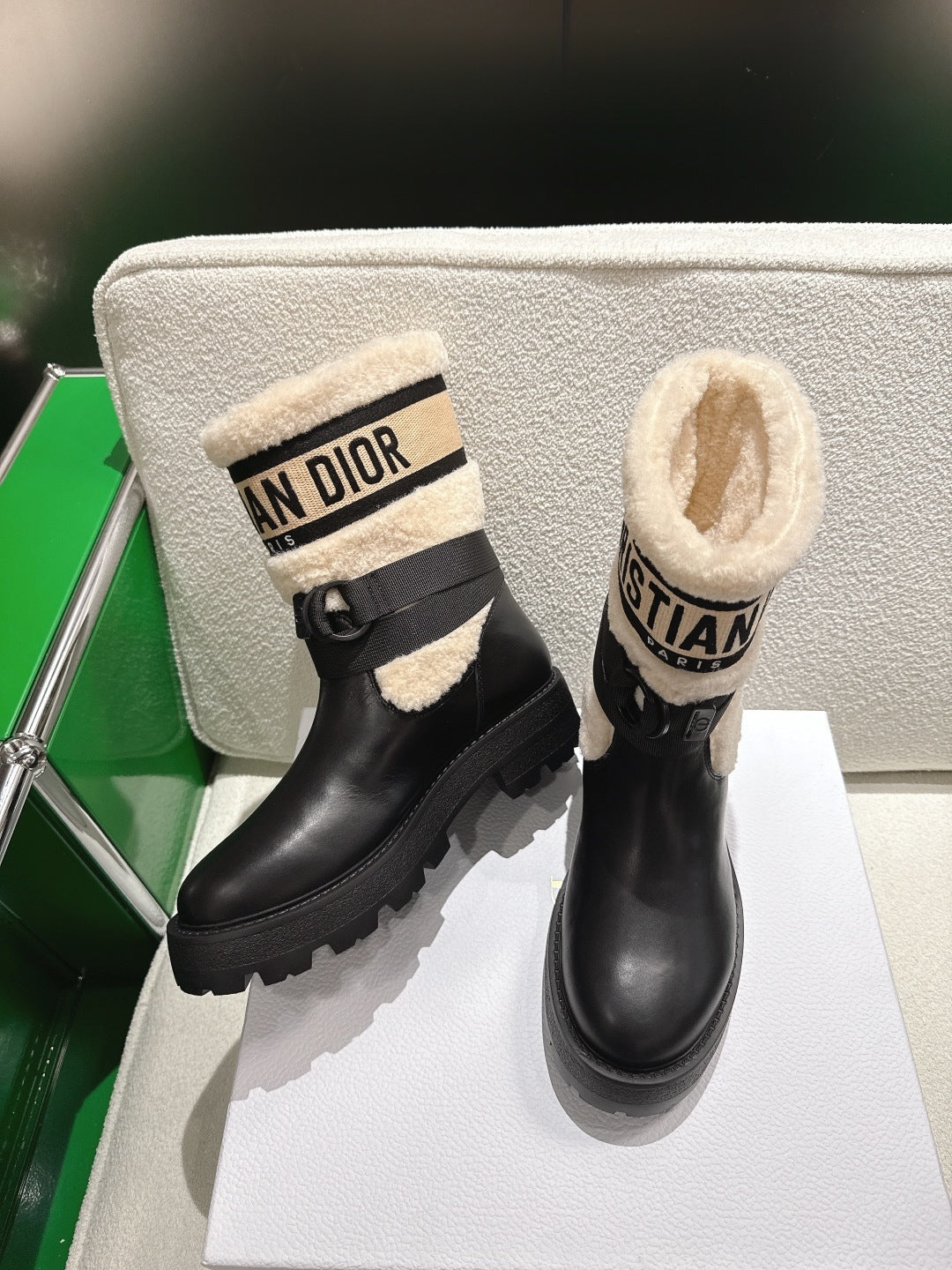 BLACK LEATHER BOOTS WITH SHEARLING COLLAR AND CHUNKY SOLE