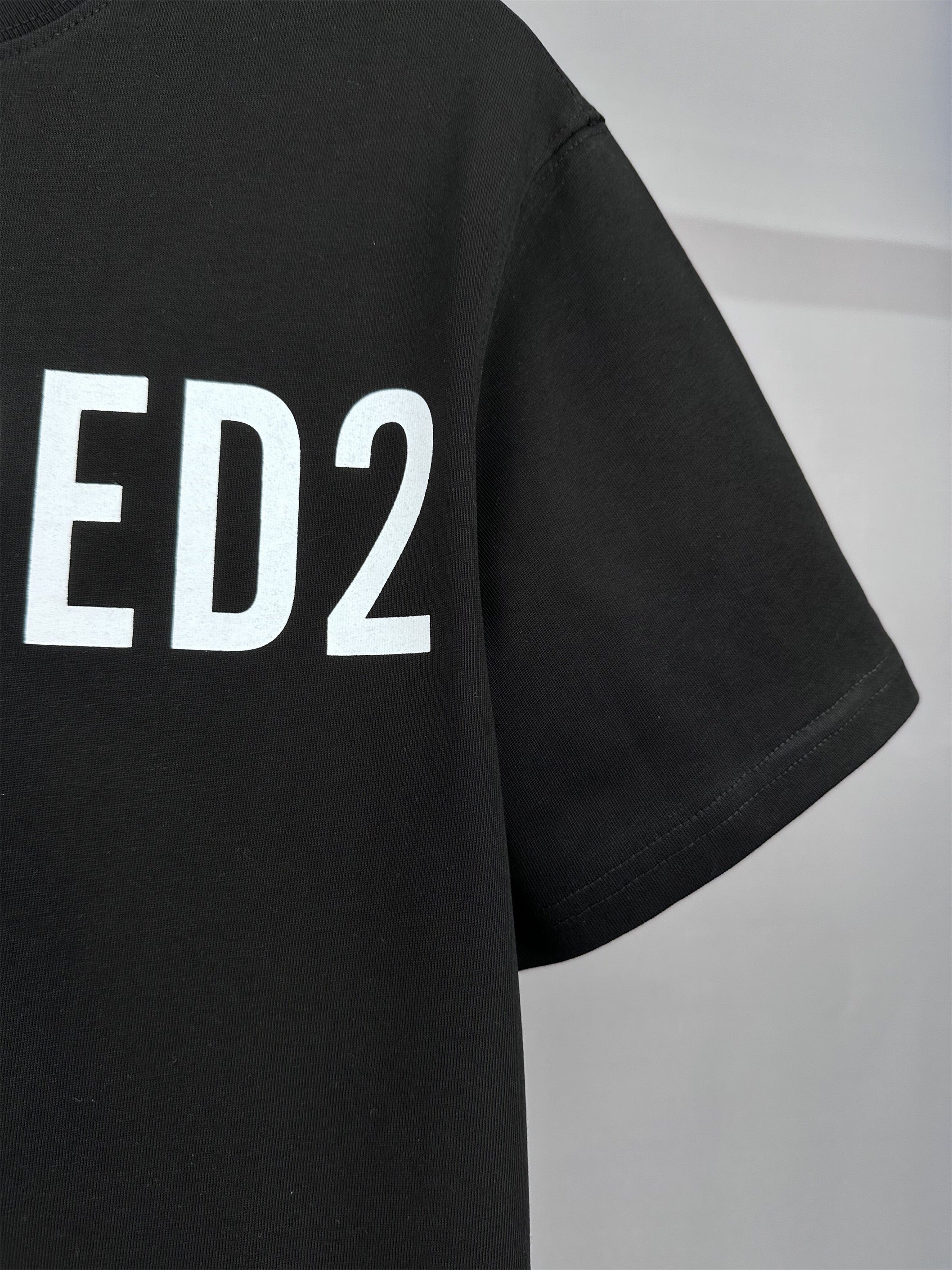 BOLD LETTER PRINT T-SHIRT