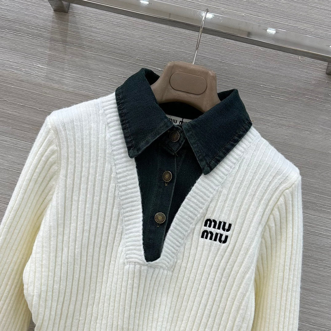 RIBBED V-NECK KNIT SWEATER