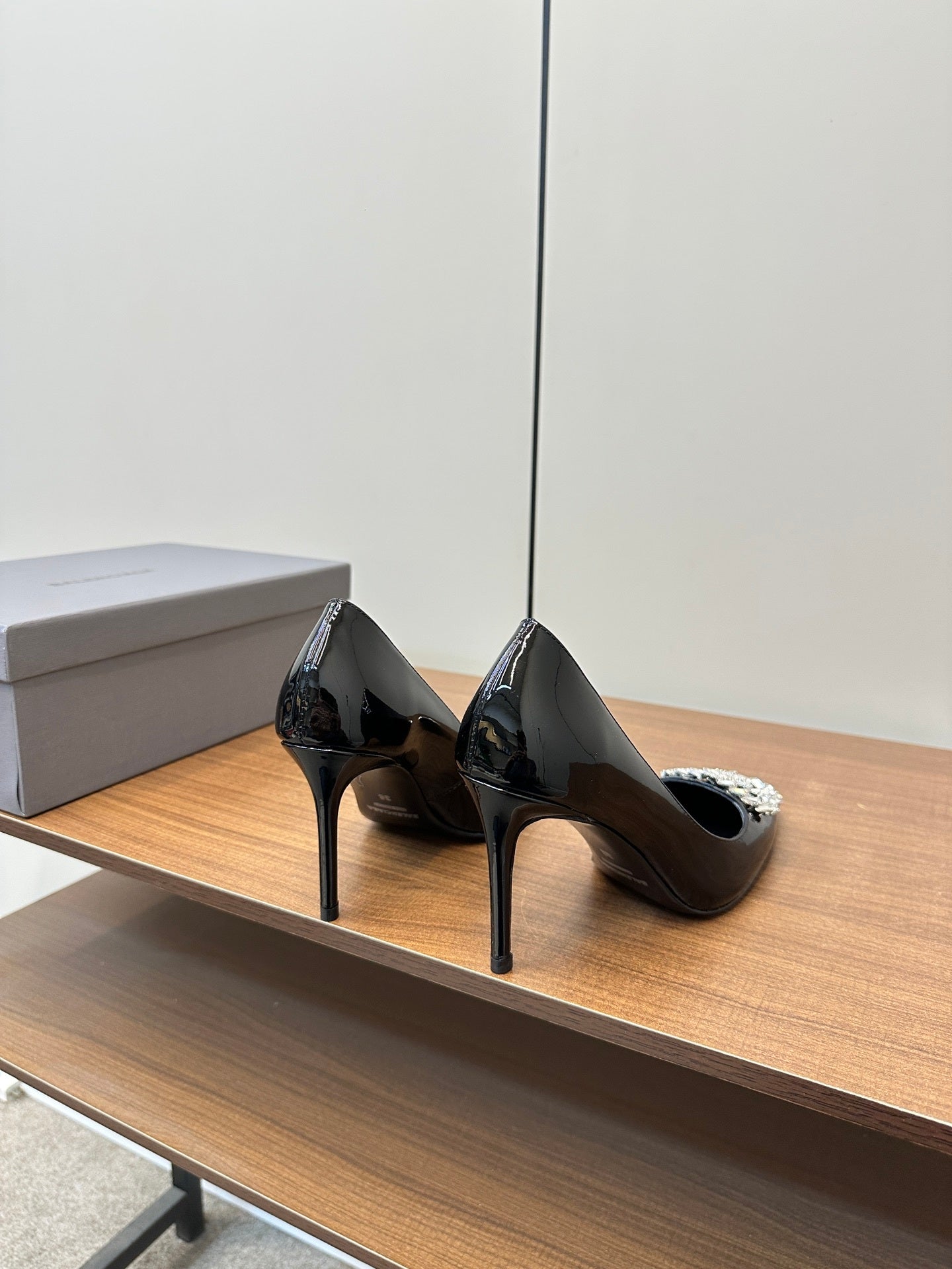 BLACK PATENT CRYSTAL POINTED HEELS