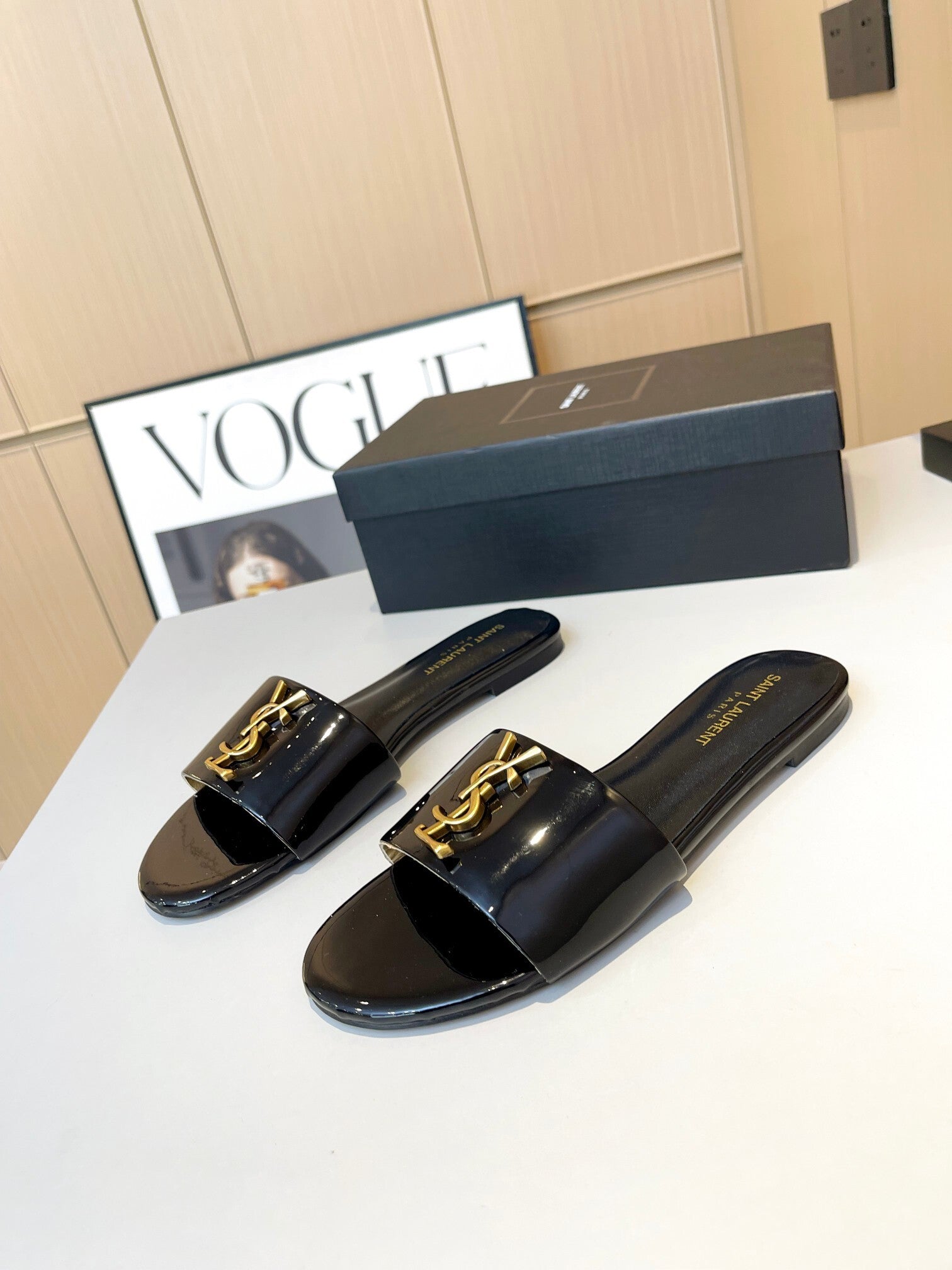 BLACK PATENT SLIDE SANDALS