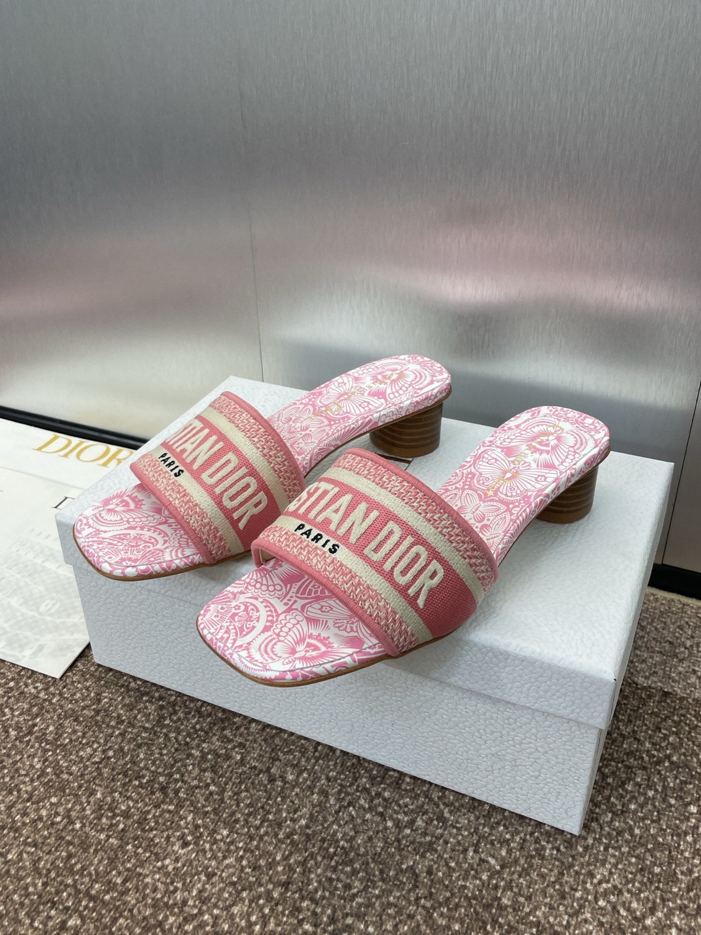 LOGO JACQUARD MID-HEEL MULES – PINK TOILE