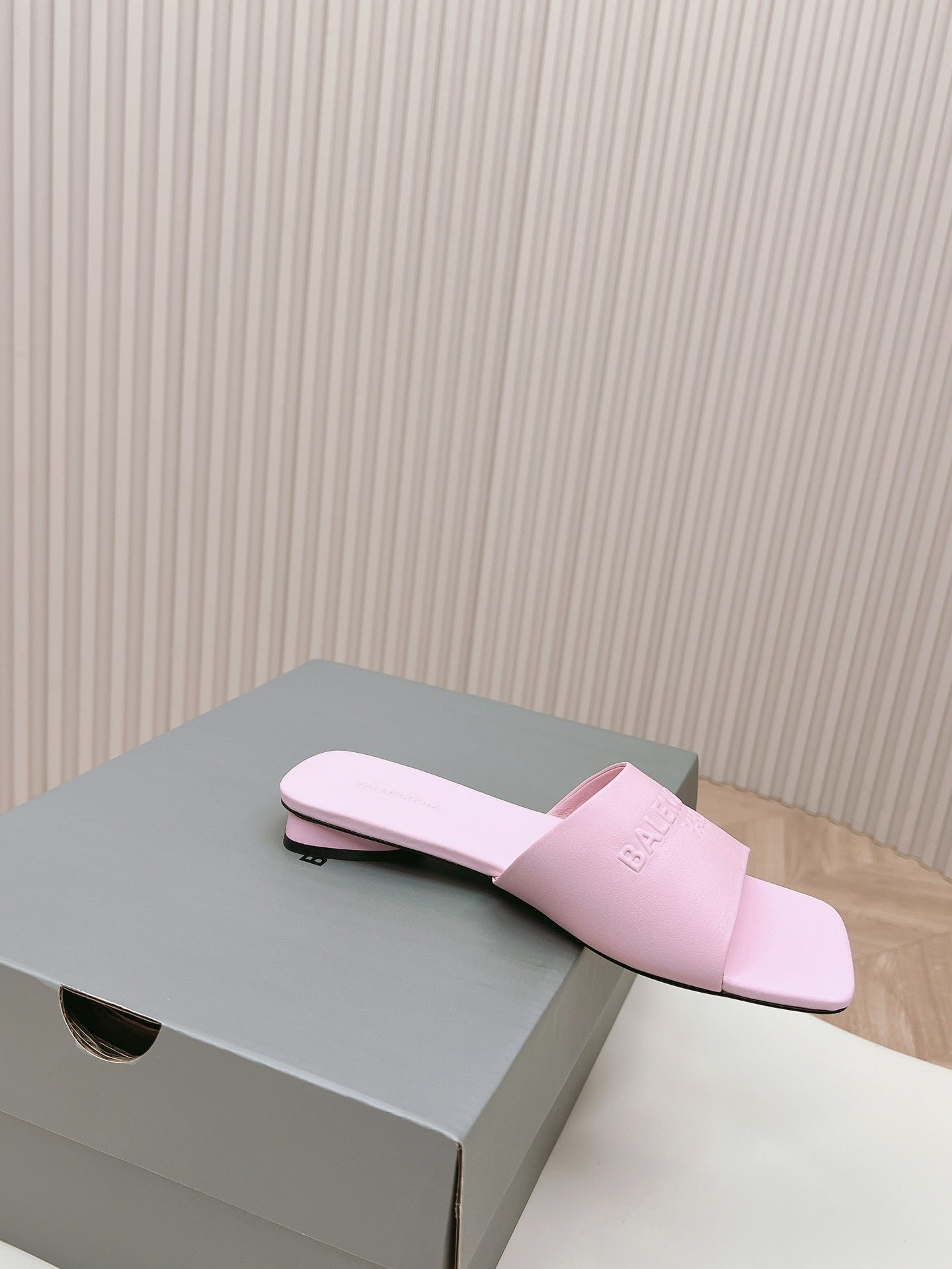 PINK MINIMAL FLAT MULES