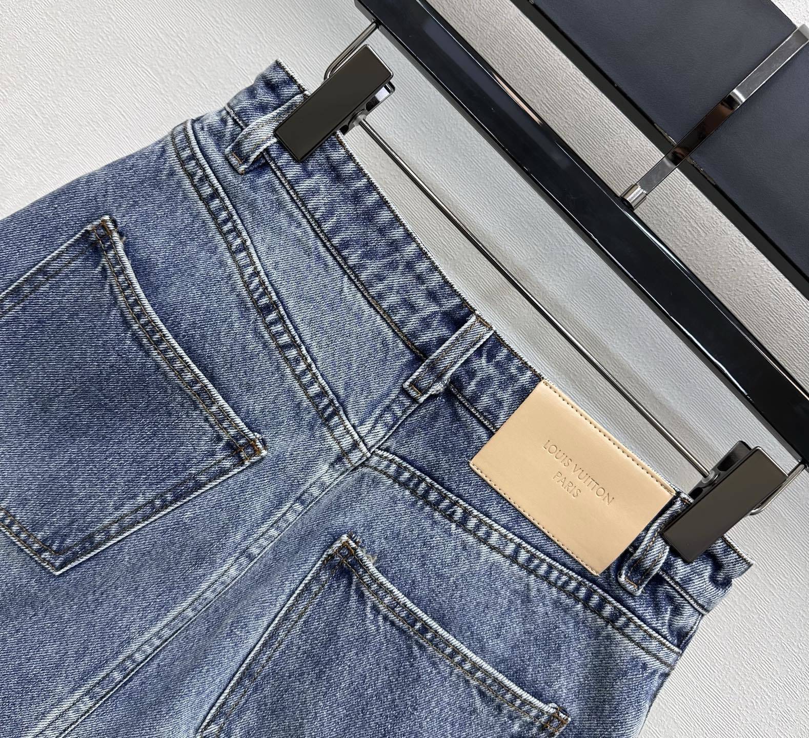 DENIM SET WITH EMBROIDERED DETAILS – JACKET & MINI SKIRT