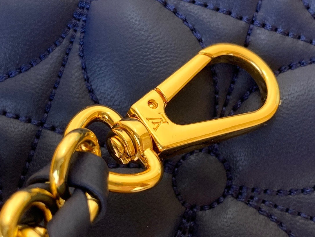 QUILTED TOP HANDLE BAG