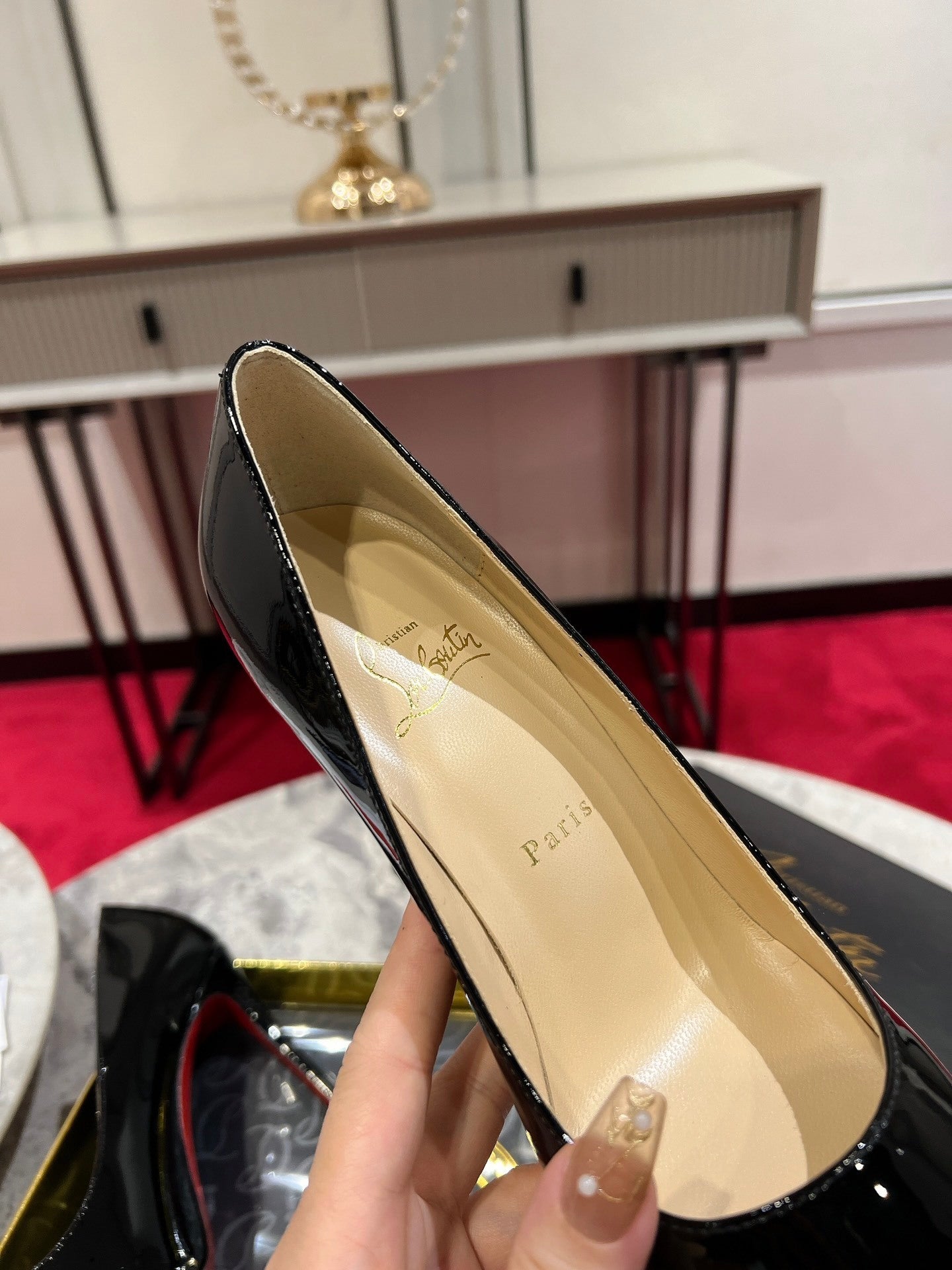 BLACK PATENT CLASSIC POINTED PUMPS