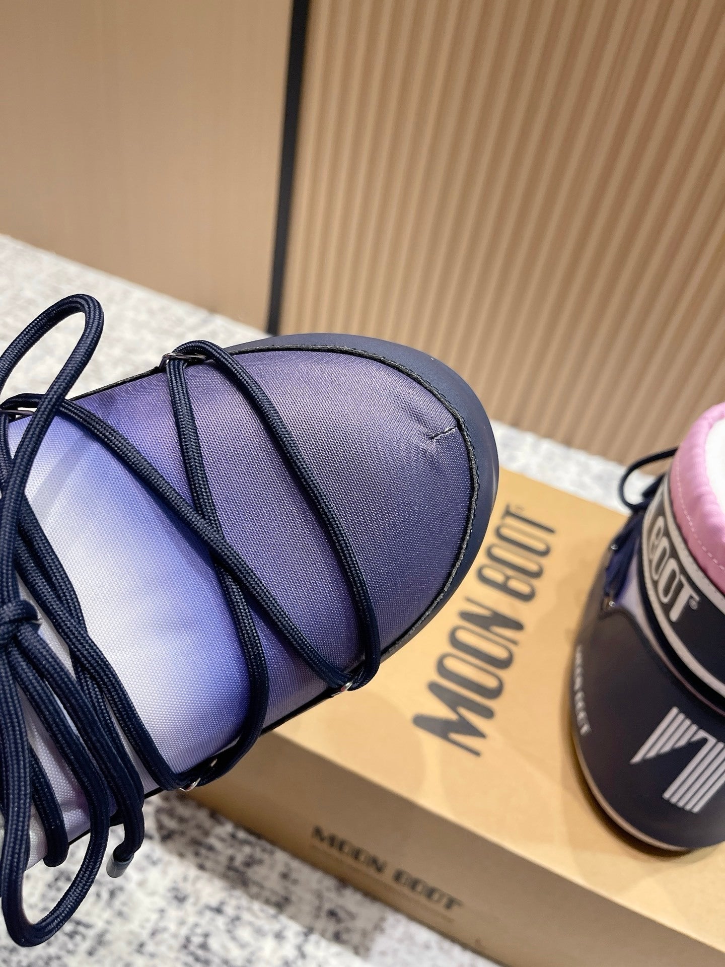 MULTICOLOR PADDED WINTER BOOTS WITH CONTRAST LINING