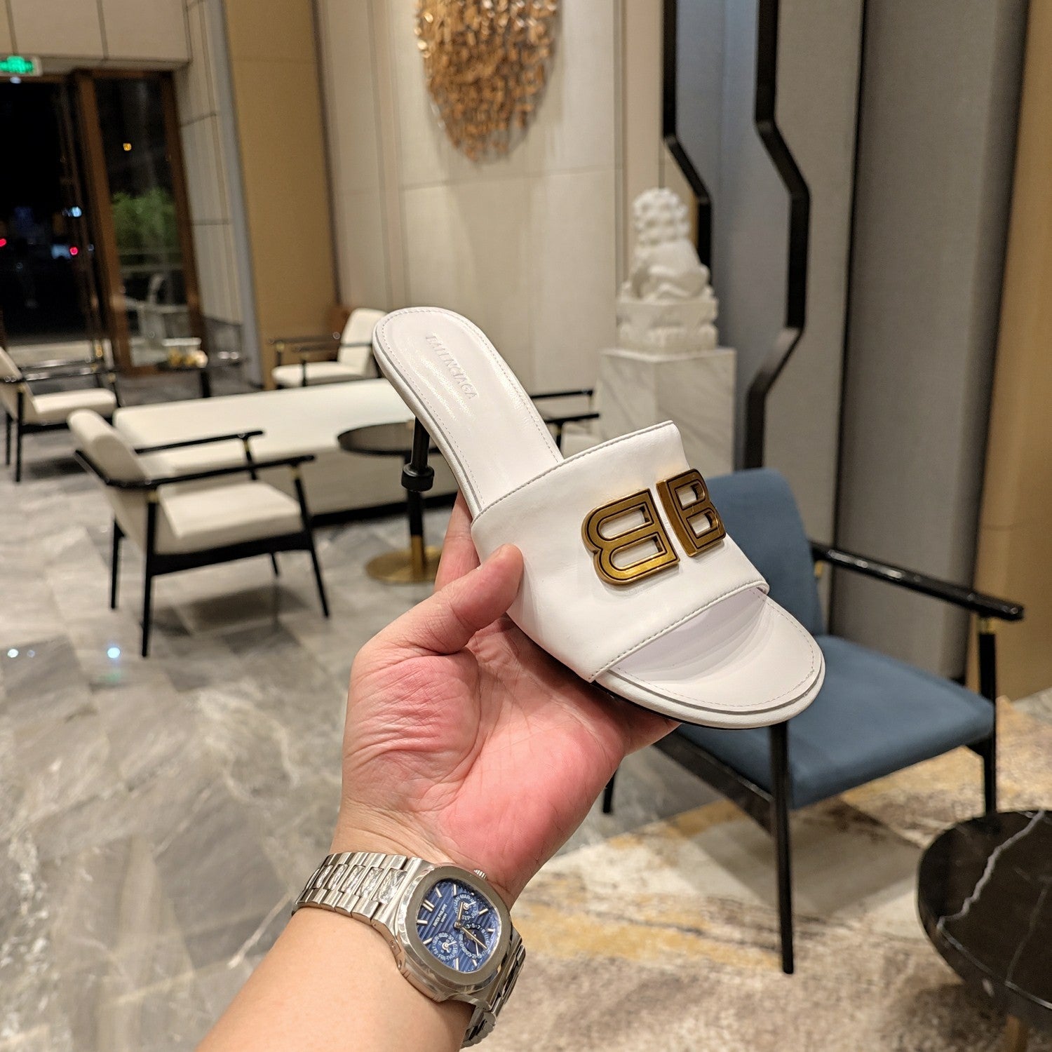 WHITE LOGO LOW HEEL MULE SANDALS