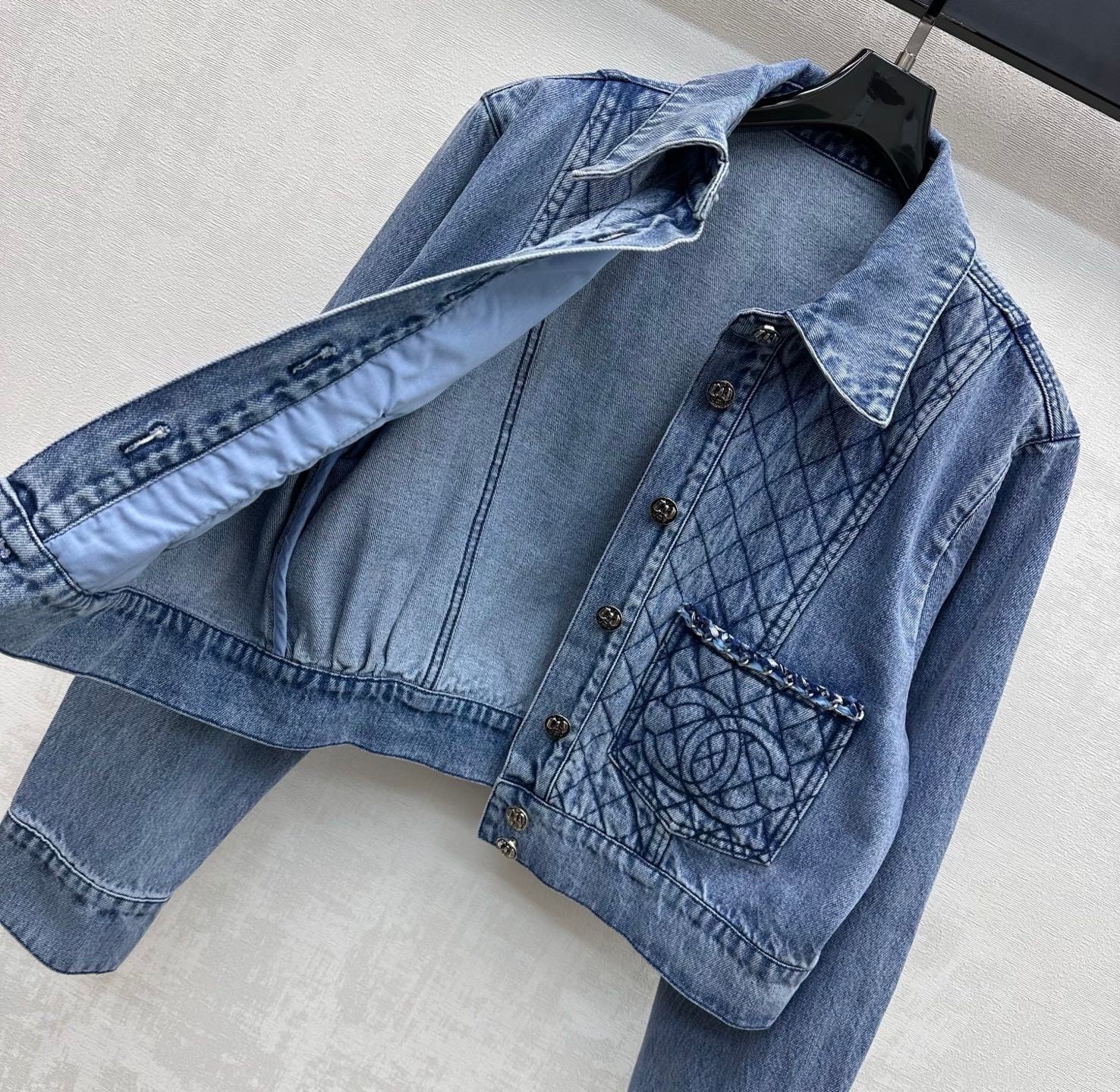 DENIM CROPPED JACKET & MINI SKIRT SET WITH QUILTED DETAIL
