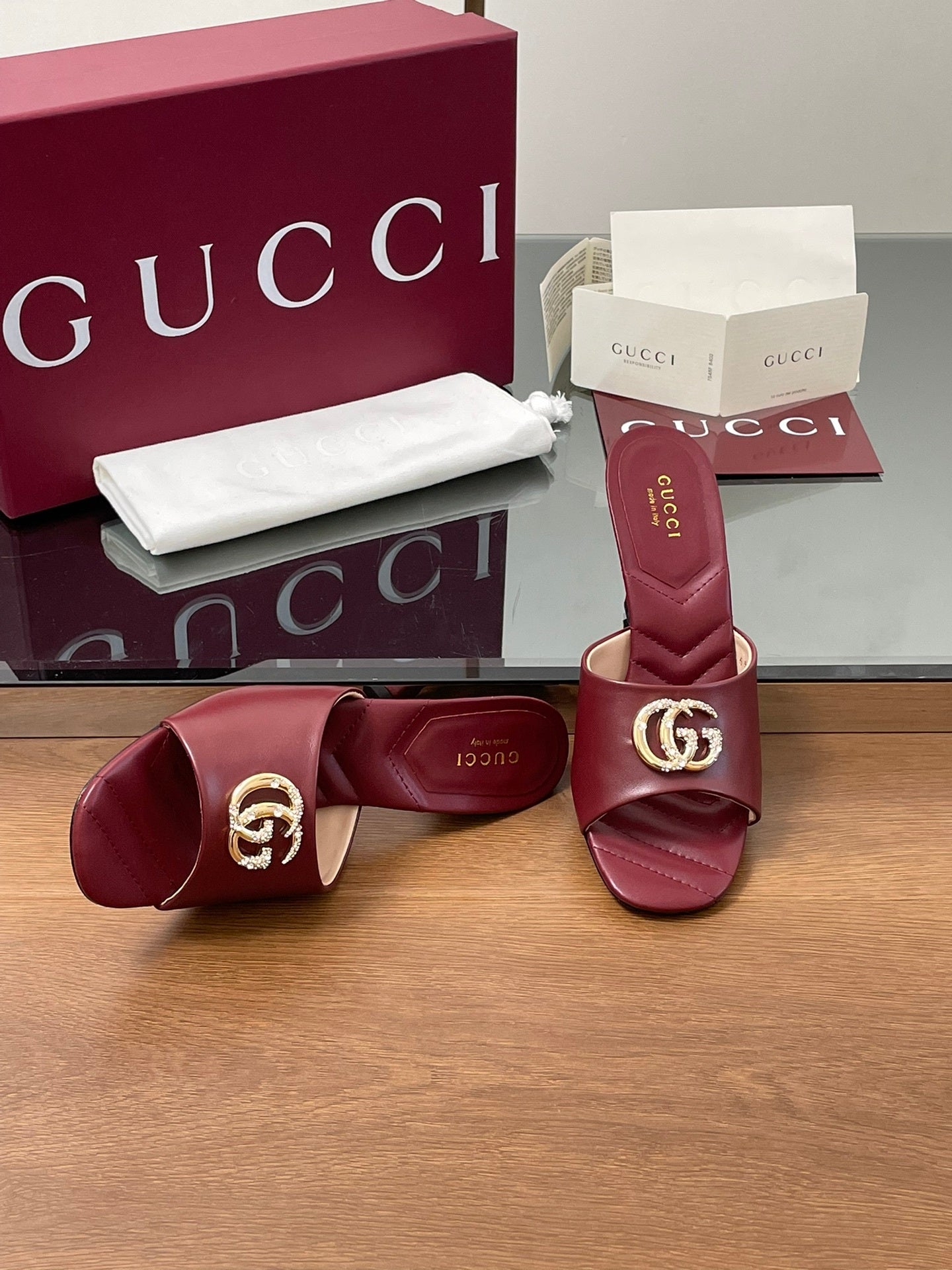 BURGUNDY BLOCK HEEL SLIDES