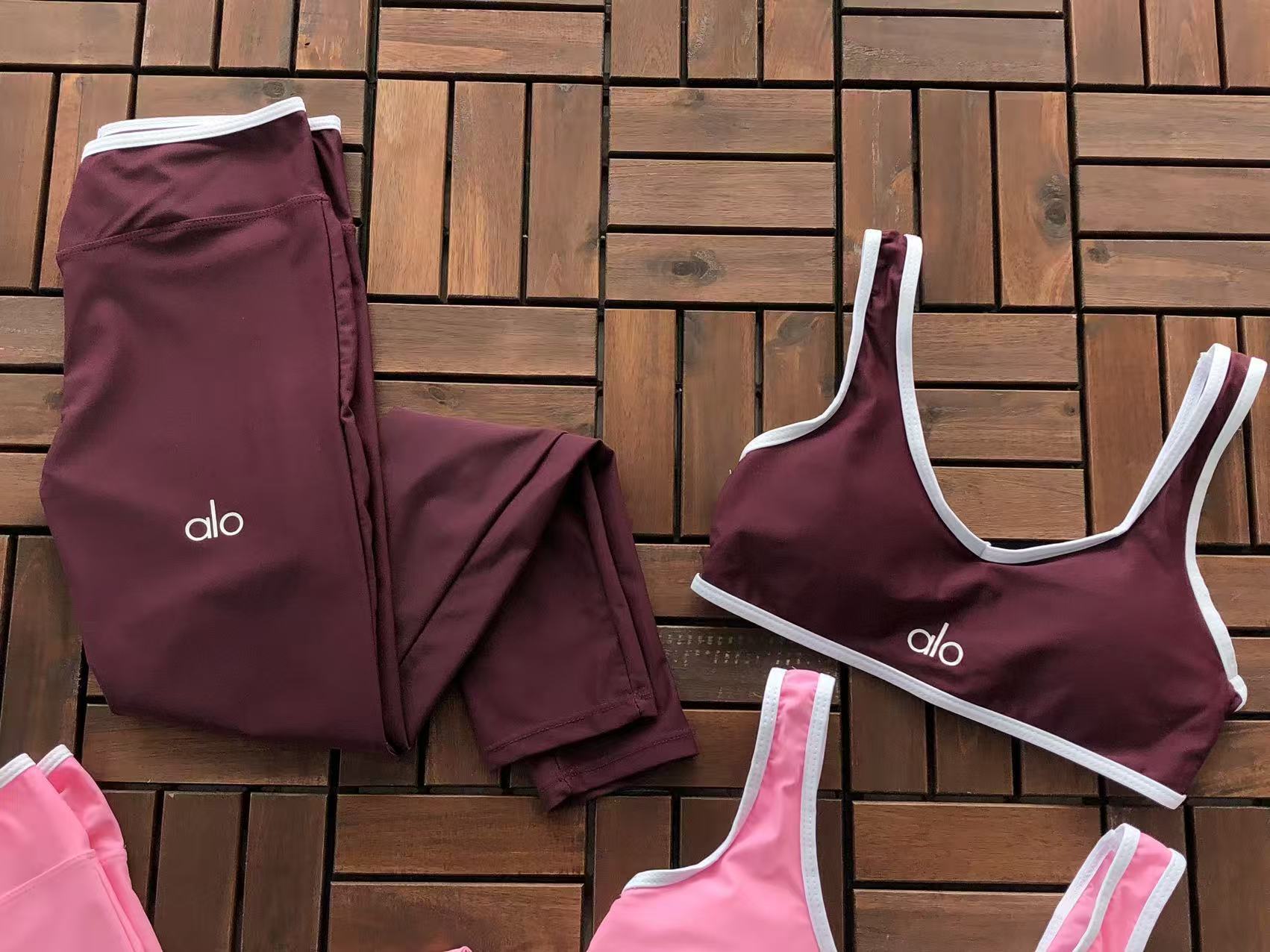 SPORT BRA & LEGGINGS SET
